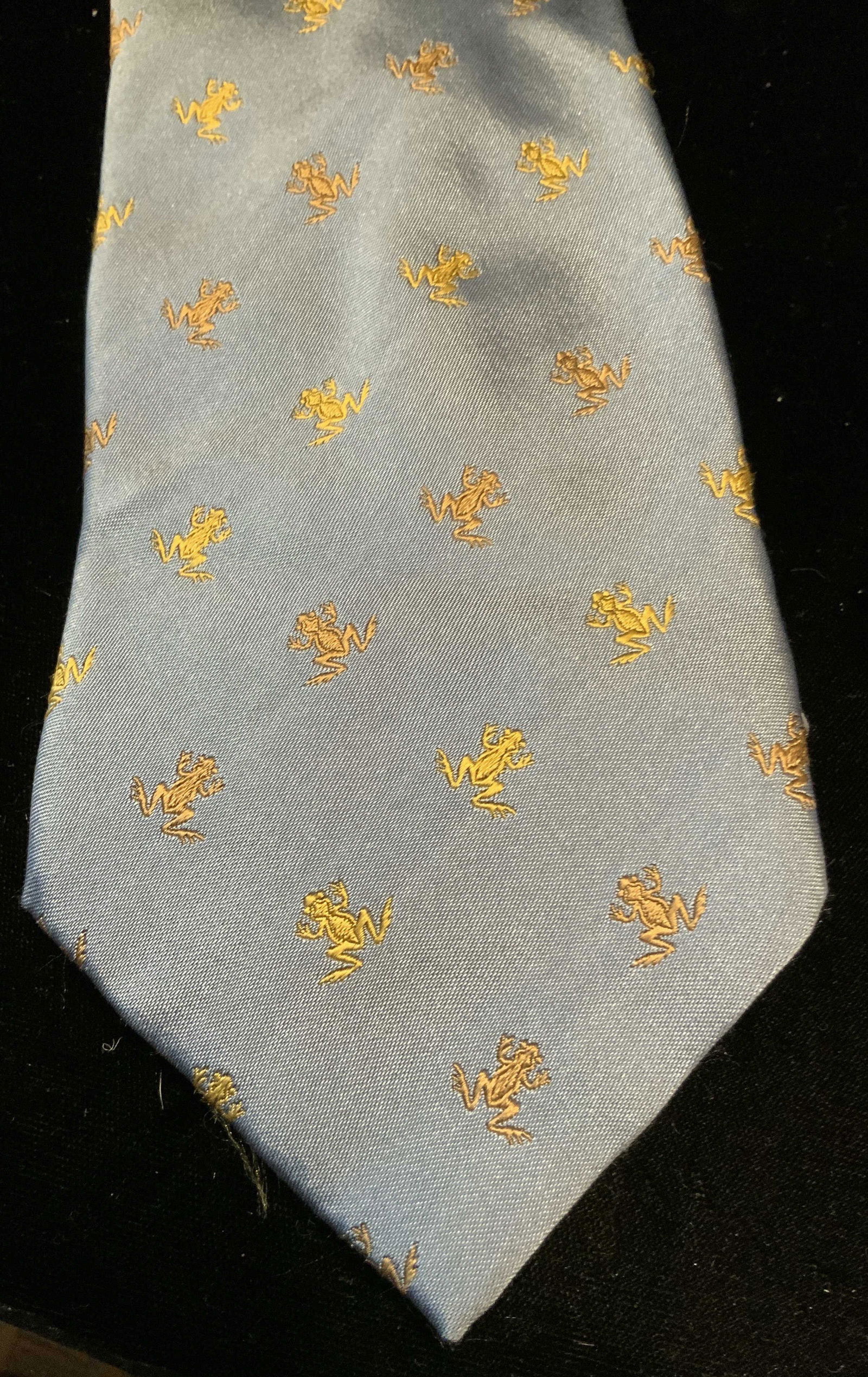 DUNHILL luxury Designer Silk Tie, England: English silk neck tie, luxury fashion accessory, men’s luxury fashion, English silk necktie, whimsical frog pattern