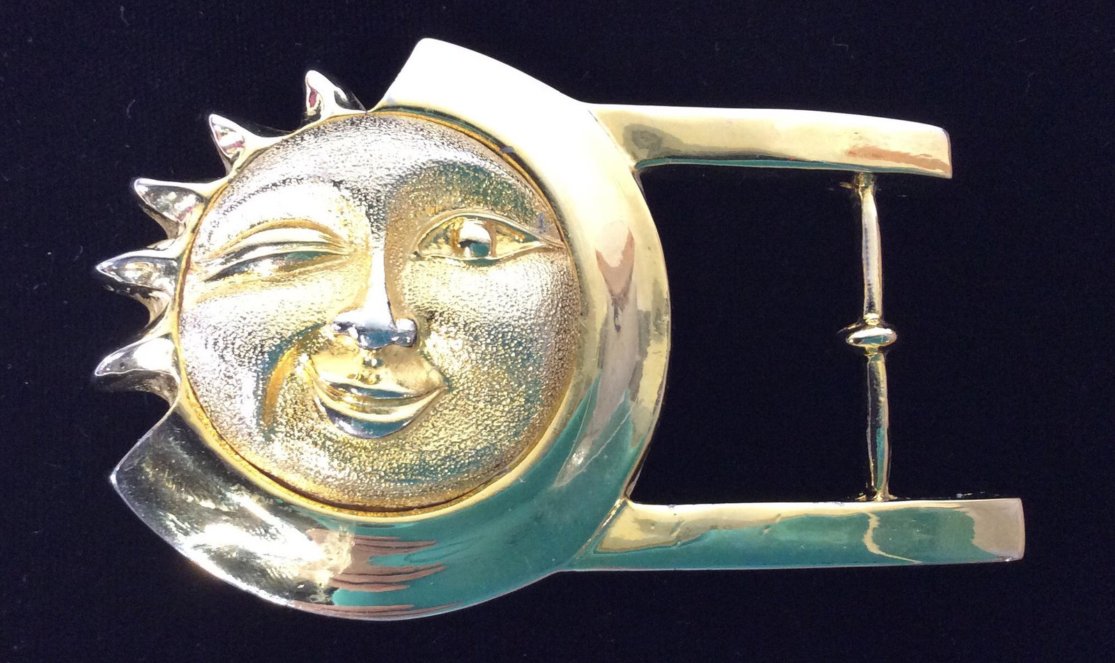 Signed Sterling KIESELSTEIN Sun Belt Buckle, Vntg: Barry Kieselstein gold plated sterling silver Labrador Sun belt buckle. This buckle features a matte metallic sun winking. Vintage Luxury from Barry Kieselstein. Signed plate on verso, reads ‘ B. KI