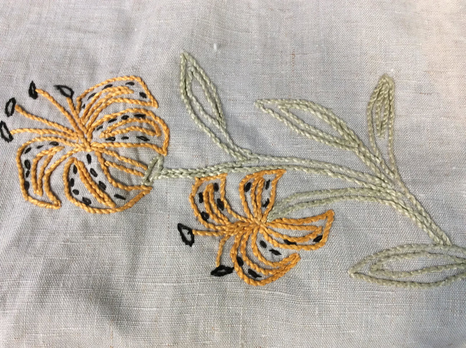 Huge Lot Collectible Vintage Table Linens: Lot consists of round table cover embroidered bold flower with crochet hem 35 in diameter. Crisp white table cover , rectangular, embroidered white on white florals, 63 x 93 in. app. Lot 4 Crisp white