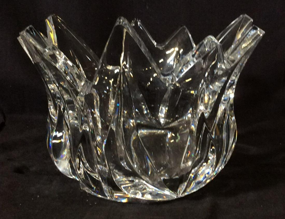 Thick Walled MIKASA Crystal Tulip Petal Vase: Cut Crystal, Leaded Crystal, Rainbow shine, 9 distinct petals vary in size. MIKASA stamped Verso. Diameter 10 in. Ht. 7 in. W app 9.5. Thickness of crystal 1/2 in. Very weighted piece. No surface issu