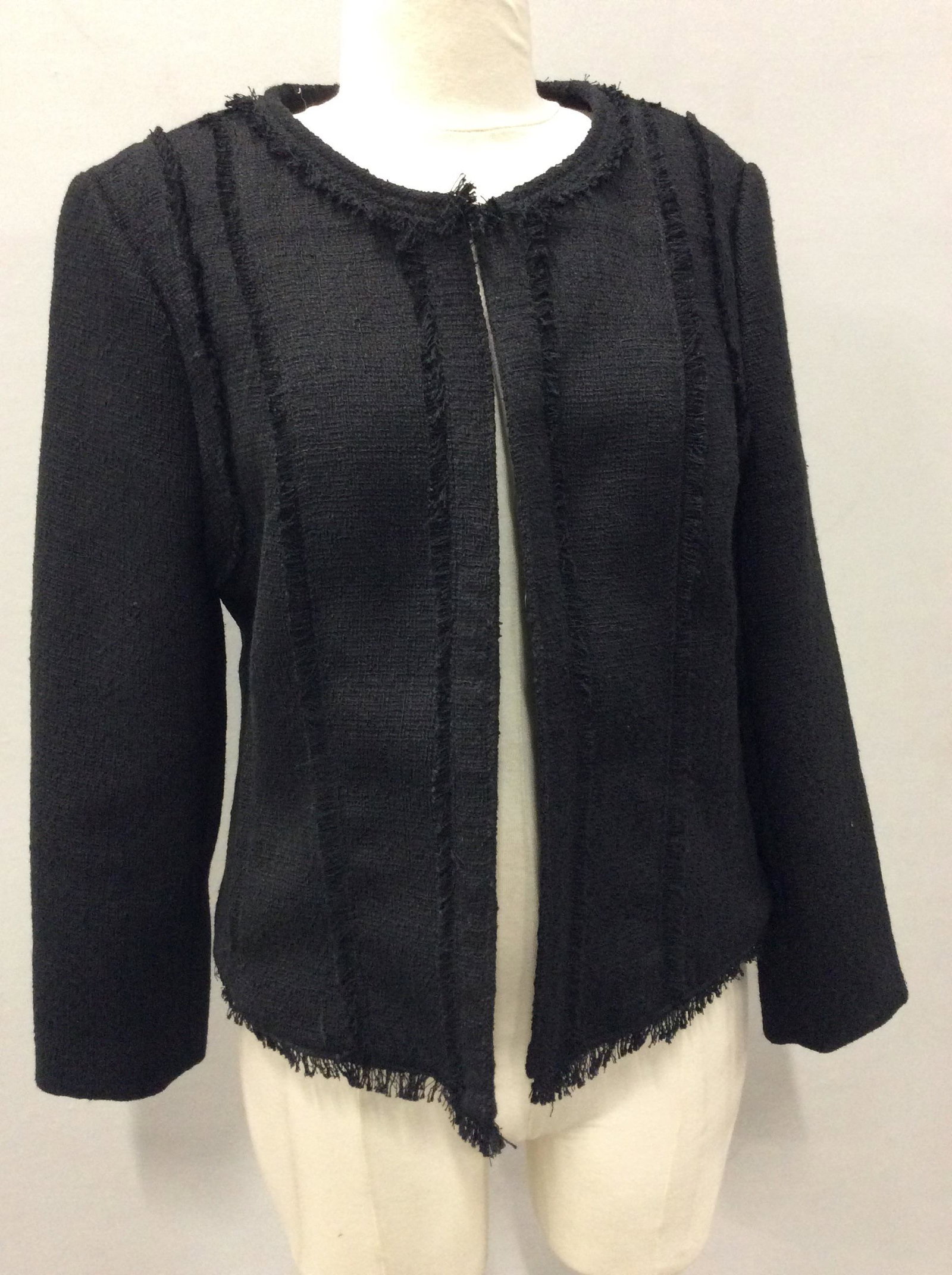 Banana Republic Suit Blazer, ladies: Size 12. All black, Fringed hems as a pattern, designer label, one hook and loop at midsection. Banana Republic Blazer, Suit Blazer, Black, Ladies Wearables, Ladies in mode fashion, Designer Fashion, 
