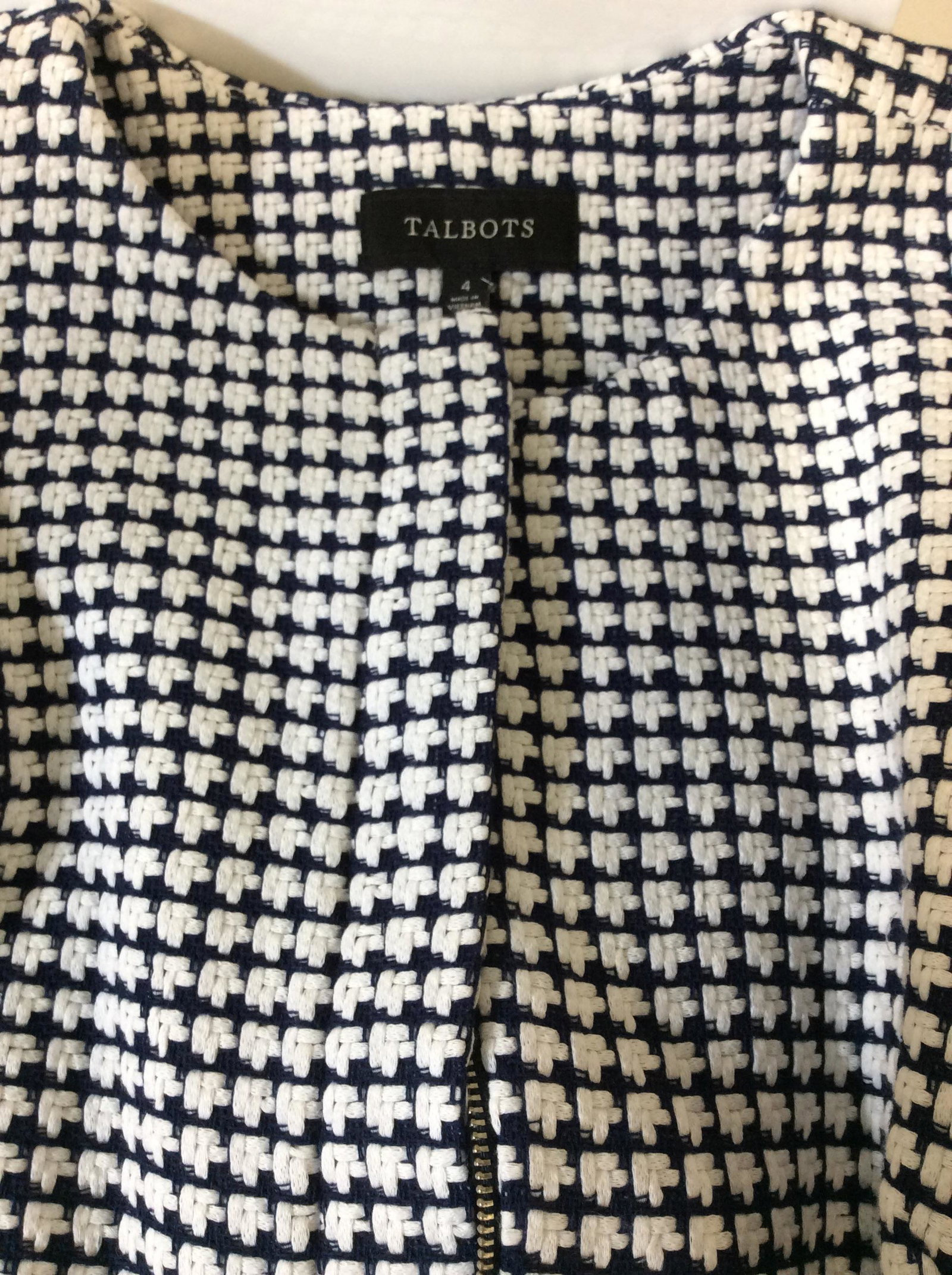 Original Tag, Talbots Textured Cotton Jacket: Talbots size 4 Navy blue and white fashion accessory jacket, zippered front, crew neck, textured cotton, interior crisp white lining, never worn. Side hand pockets. Original price over $ 150. Talbots 