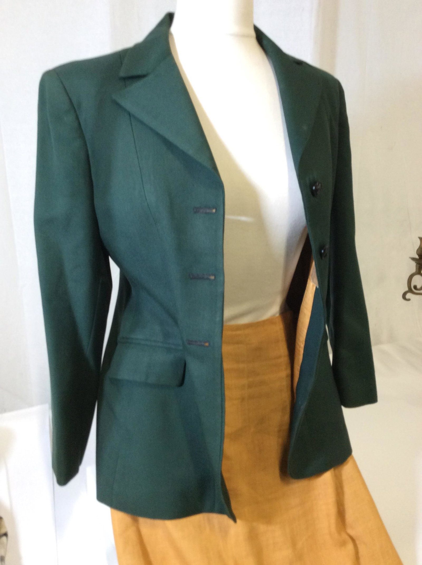 Lot 5 Designer Linen Skirts and Blazer Separates: Lot includes clothing from designers Ann Taylor, Alcott&ANDREWS, LUCIANO TEMPESTA, Regina Kravitz Sport, PYTCHLEY by Phillips & Piper Ltd. Pytchley is a pure wool horse saddler coat in hunter green, m