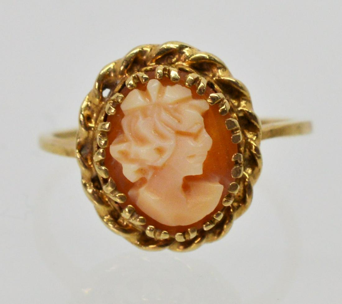 10K Yellow Gold & Shell Cameo Ring: Size 4 .410 gold, 1.0 TW