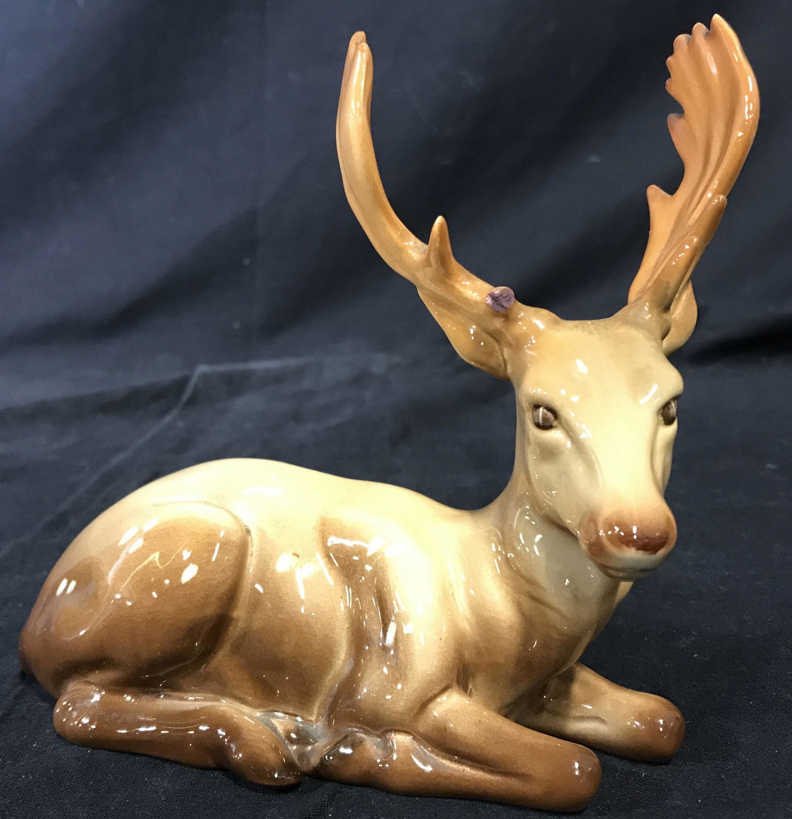 Beswick England Ceramic Deer Figural Decor: Glazed ceramic deer sculpture, possibly vintage, possibly antique. The deer is hand painted. The piece measures approx 5.75 inches H, and 6.5 inches W. Wear is consistent with age, some loss is presen