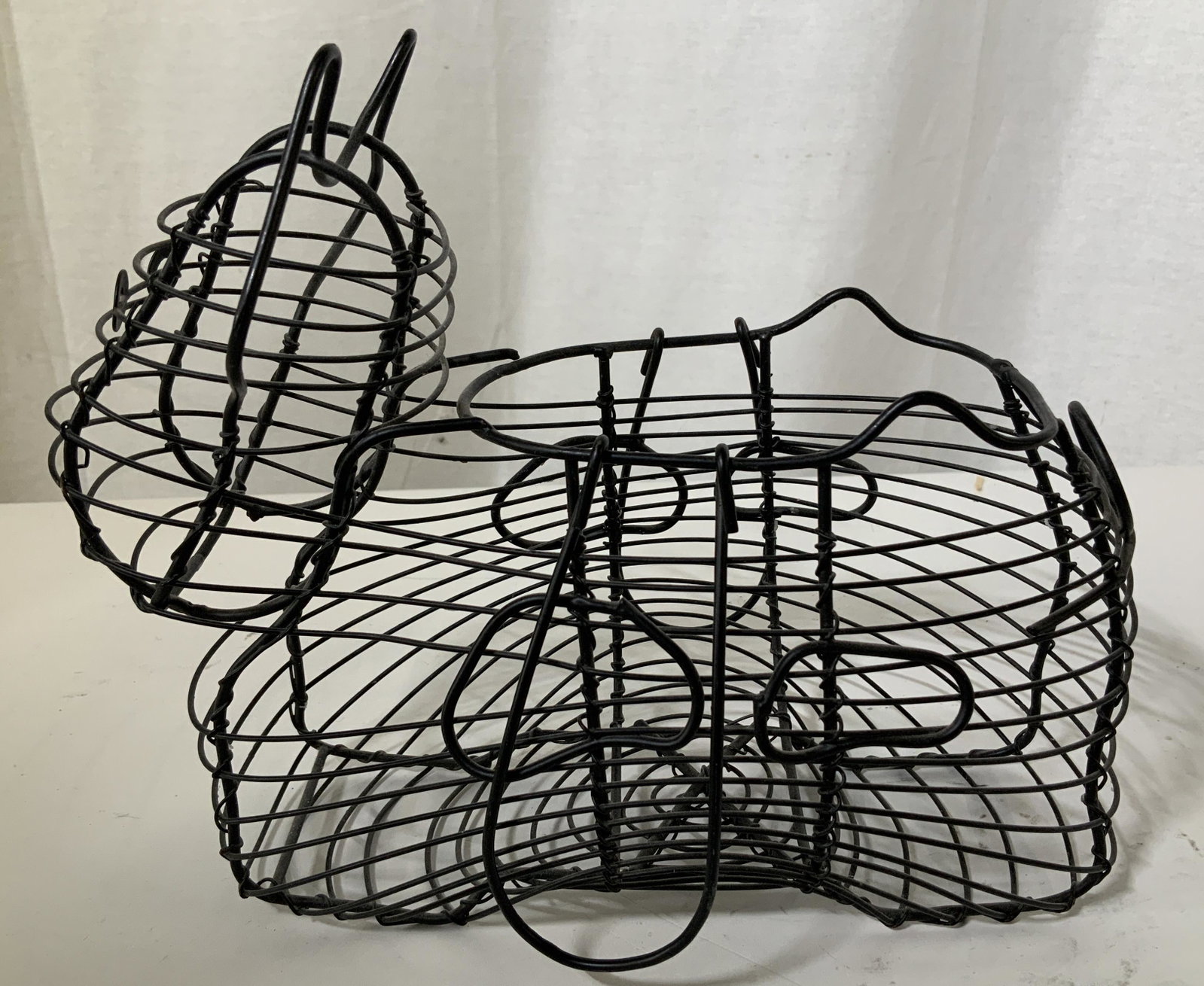 Farm Animal Wire Egg Basket: Farm Animal Wire Egg Basket, no apparent inscriptions or stamps, has two handles, possibly a cow, in good condition, Country home, egg basket, wire basket, Farm animal, cow, tabletop accessory, kitche