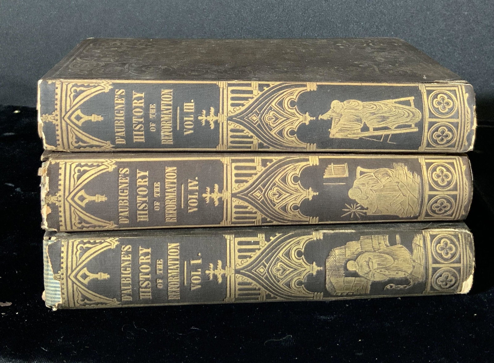 Set of 3 Antique Books, J.H. MERLE D’AUBIGNÉ: Set of 3 possibly antique books authored by J.H. MERLE D’AUBIGNÉ. Title of series is: D’AUBIGNÉ‘S HISTORY OF THE REFORMATION. VOL I, III, IV. Books have dates corresponding with mid-19th centu