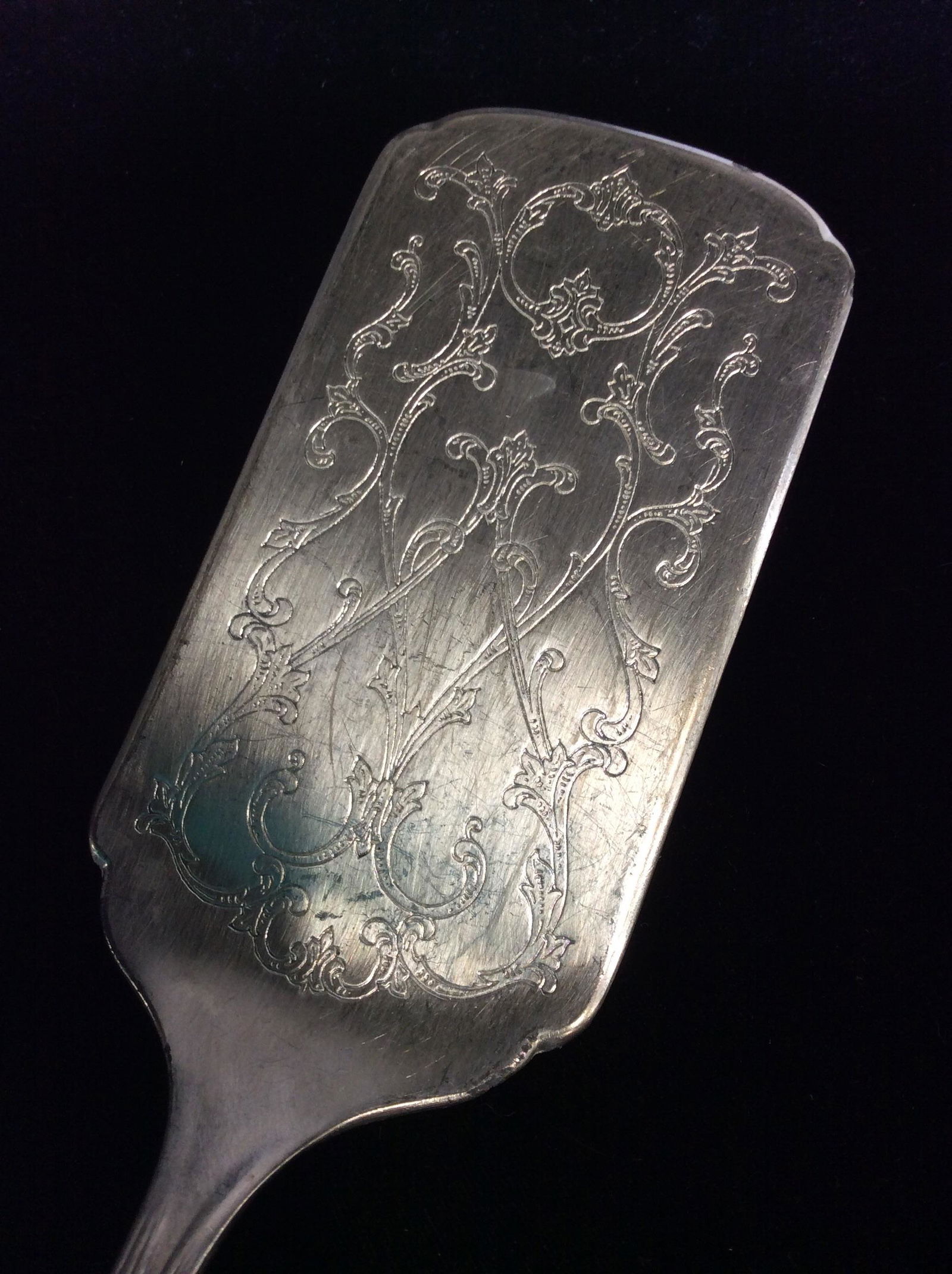 Gorham Heritage Silver Plate Server Ware, Italy: 1 pc. Etched Serving Spatula, Victorian scrolls , long handle, verso reads silver plate and Italy. handle reads Gorham Heritage. 11.5 8n L, 2.5 in W Silver Plate Serving Utensil, Victorian Serverware,