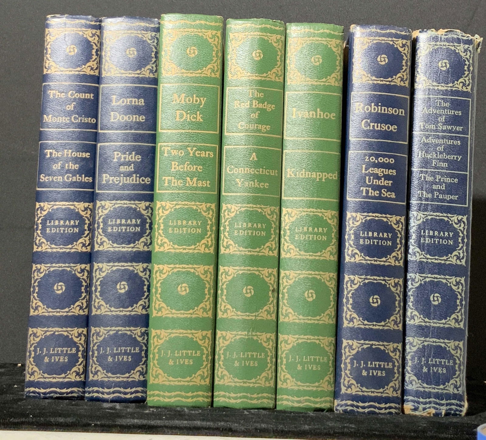 Lot 7 Vintage Books, HERMAN MELVILLE, MARK TWAIN: Assortment of 7 vintage hardcover books published by Globe Book Company. Covers all accented with the same pattern. Spines are green and blue. Titles include: Moby Dick, The Count of Monte Christo, Th