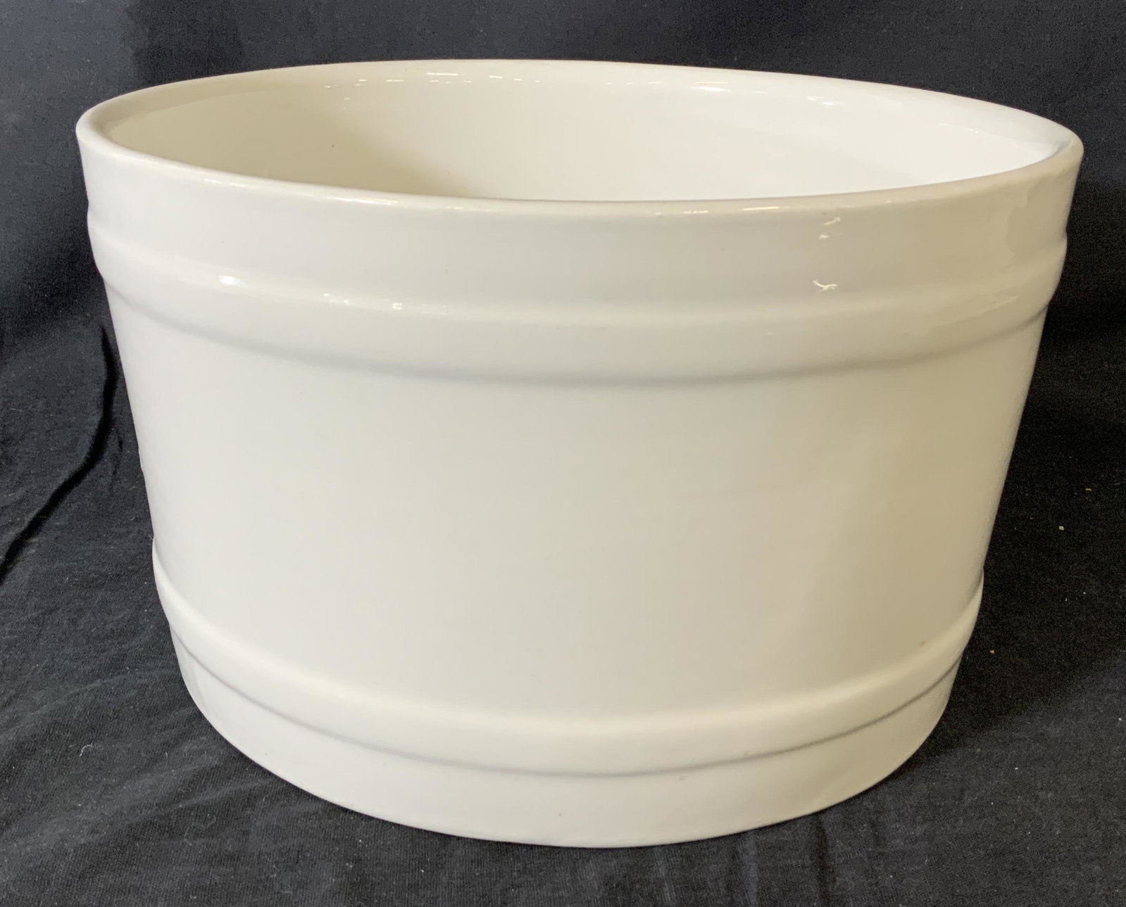 White Ceramic Planter: White ceramic planter, no apparent inscriptions or stamps, measures 5 7/8 inches tall x 9 3/8 inches in diameter, in good condition, Ceramic planter, flower pot, plant pot, ceramics, earthenware, home