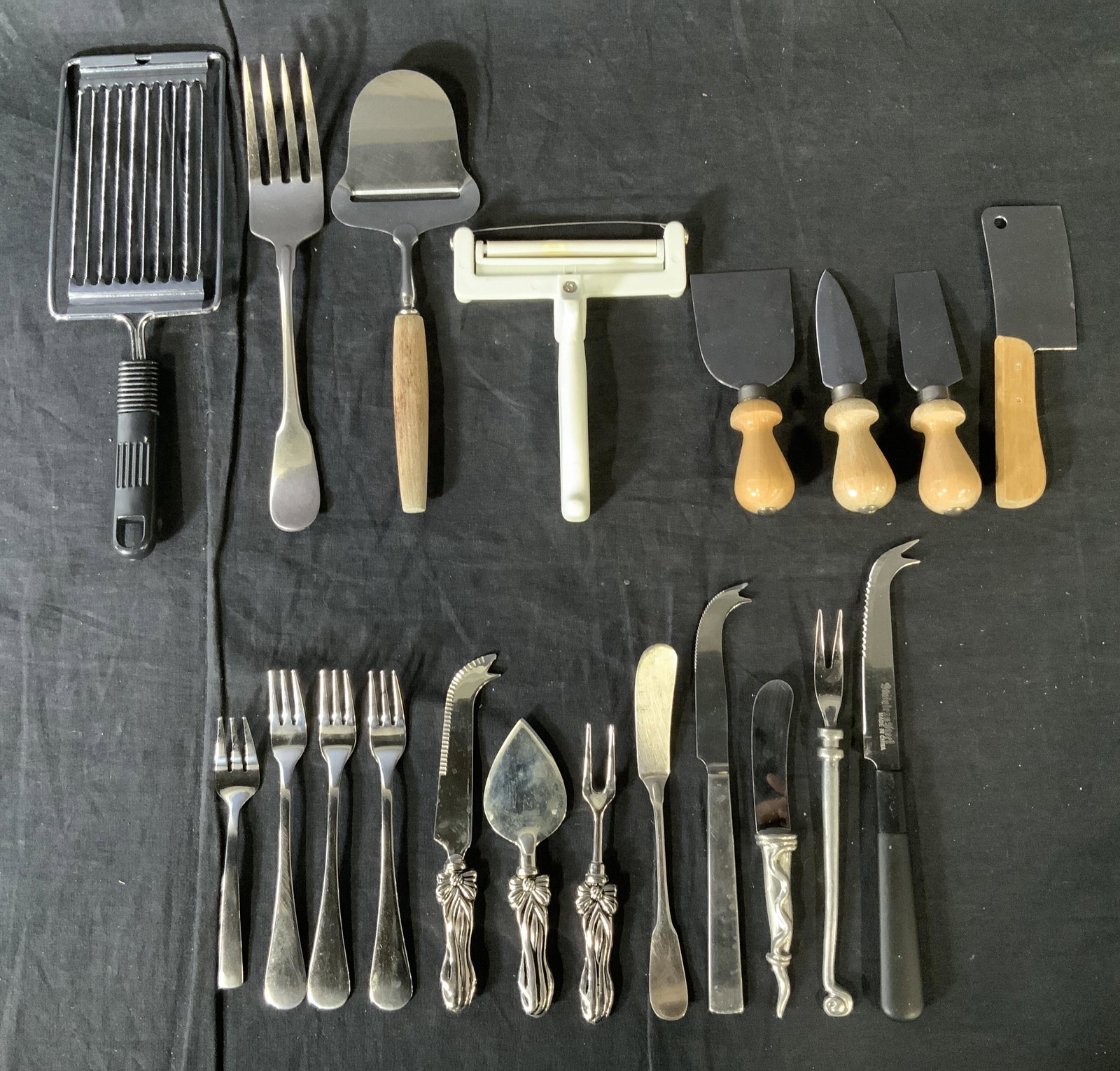 Group Lot 20 Kitchen Tools: Group lot 20 kitchen tools, inscription to piece read ‘retro du 1s-s Korea, ‘C Boyes’, ‘Inox Fama maniago trademark Made in Italy’, ‘Dansk 18/10 China’, ‘KN Stainless Sweden’, ‘sta