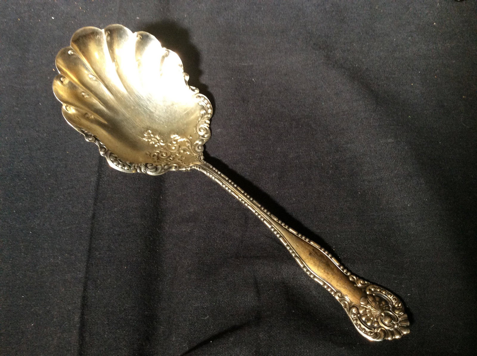 Antique Wm Rogers Plated Scallop Serving Spoon: Hallmarked WM Rogers With Eagle And Star Passat & reads Pat. 1900. Wide scoop 3 x 3 3/4 in. Total length 9 in. Casserole Spoon, Serving Spoon, Silver Plate Repoussé Tableware, Antique WM ROGERS Scall