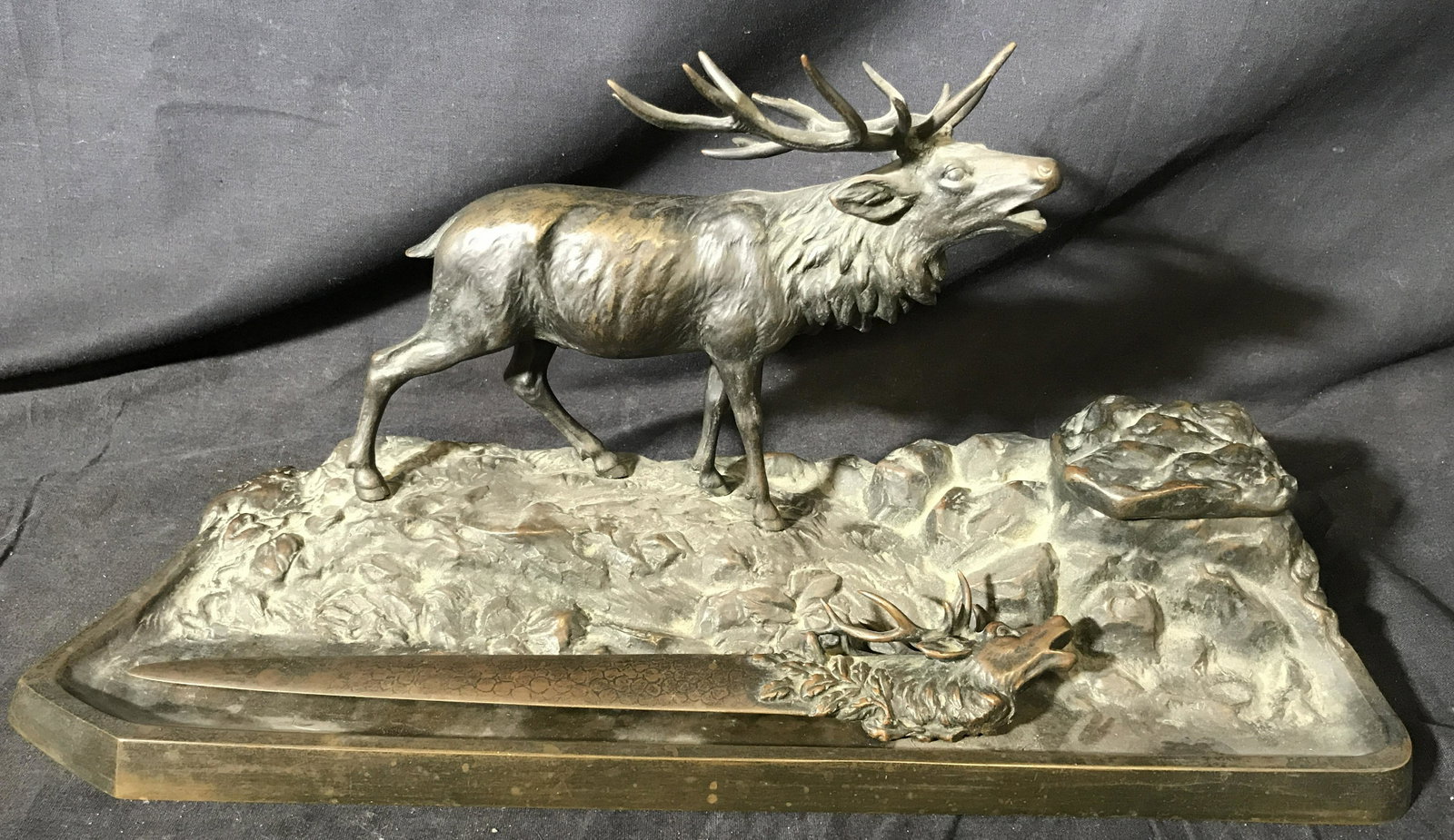 Signed Vienna Bronze Moose Desk Set: Signed Vienna Bronze mood desk set, made of three pieces, signature to lower left section reads ‘F.O.Klav’, piece consists of a latter opener an inkwell and a sculpture tray, letter opener has a m