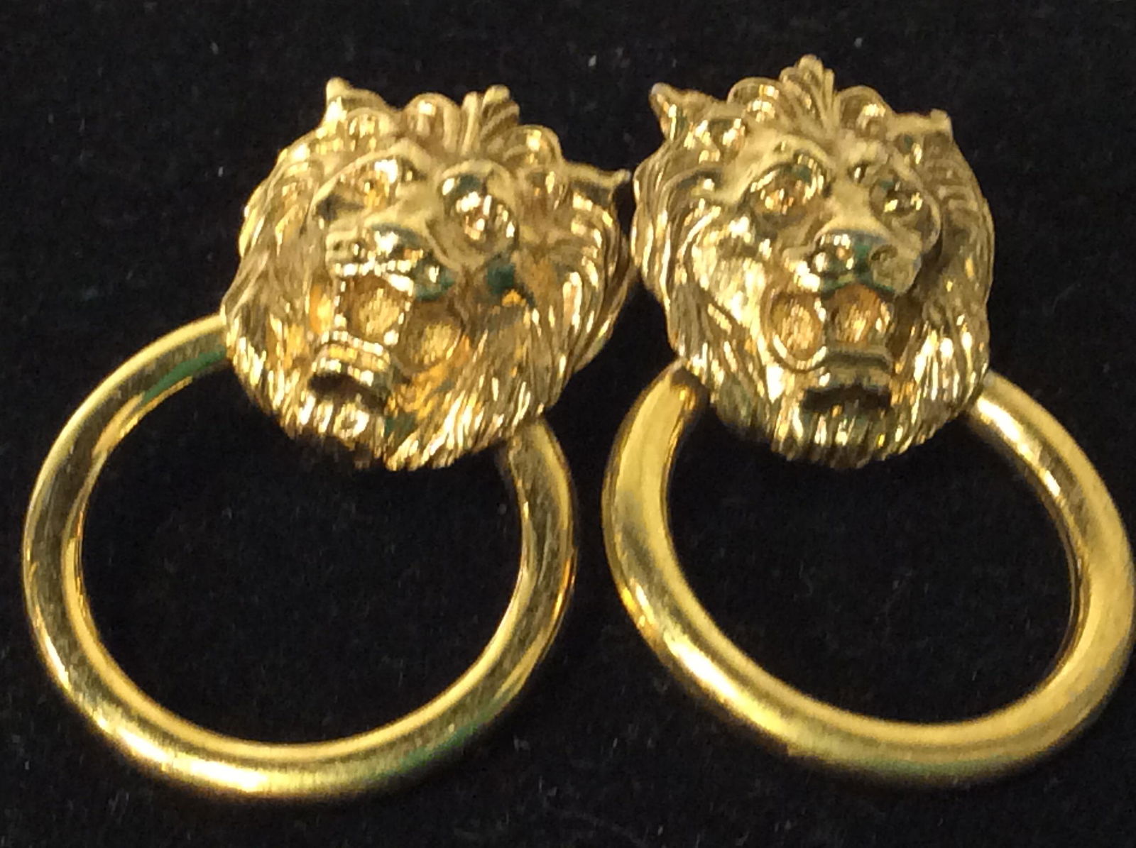 Lion Head Door Knocker Style Screwback Earrings: Screw Back Earrings, Non Pierced, Lion Head studs with drop circle ‘ knocker’ . Total length 1.3/4 in. Ladies Fashion, Costume Jewelry, , Lion Head Earrings, Screw back Earrings, Gold Toned Fashio