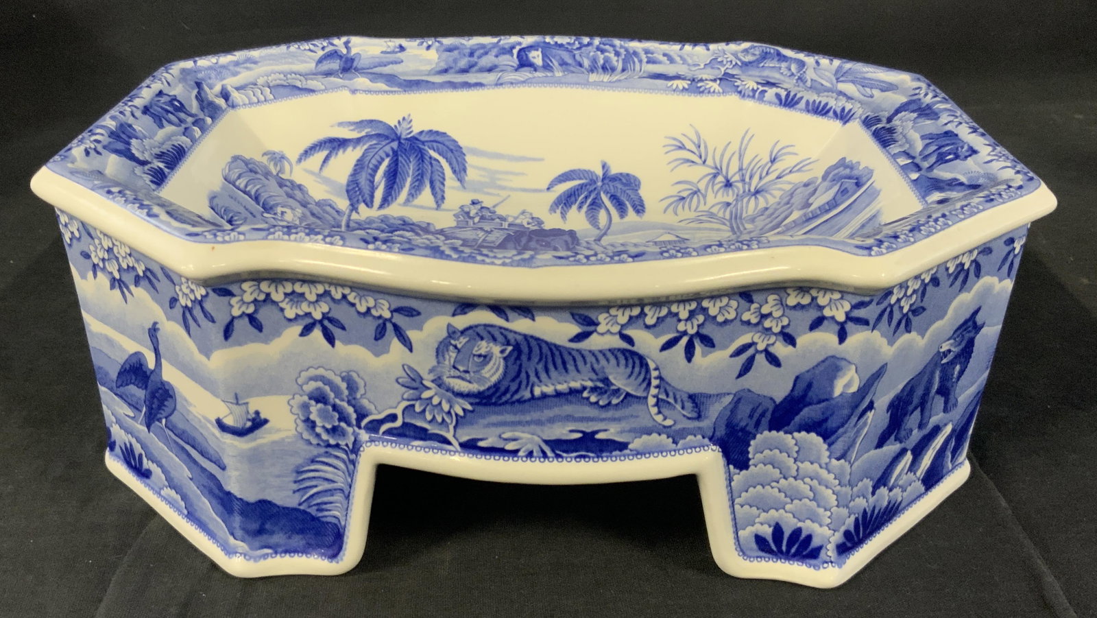 Spode Lm Ed Indian Sporting Footed Vessel, England: Spode Ceramic Dog Bowl, stamp to base reads ‘The Signature Collection ‘Indian Sporting’ Dog Bowl introduced c 1815 produced in a limited edition of 750 specimens of which this piece is number 33