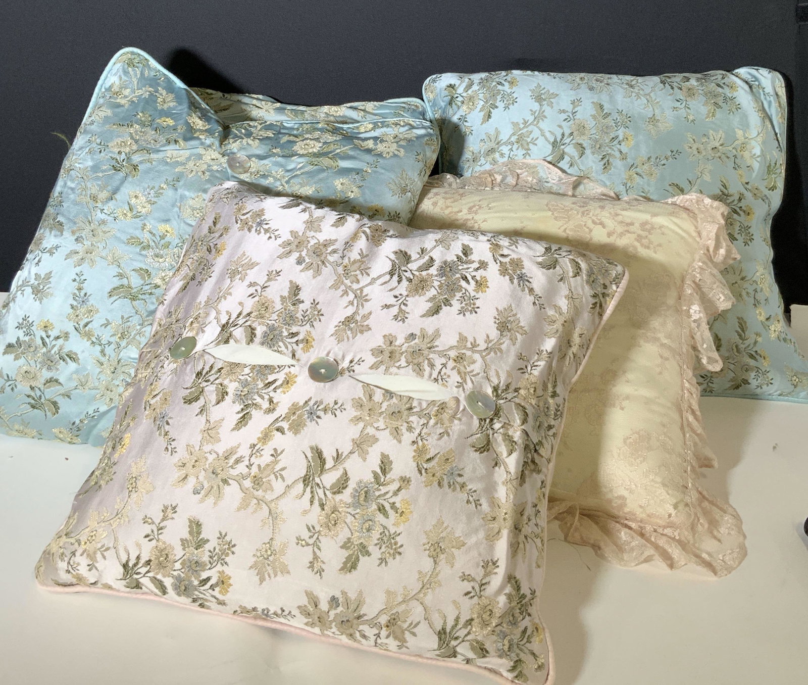 Vintage 12 BELLA NOTTE LINENS Pillows and More: Textiles are a mix of silk and lace. 5 silk and lace pillows, 4 lace bed covers, 2 silk pillow cases, 1 silk blanket with buttons for fastening over a duvet. Button closures on pillows and cases. Silk