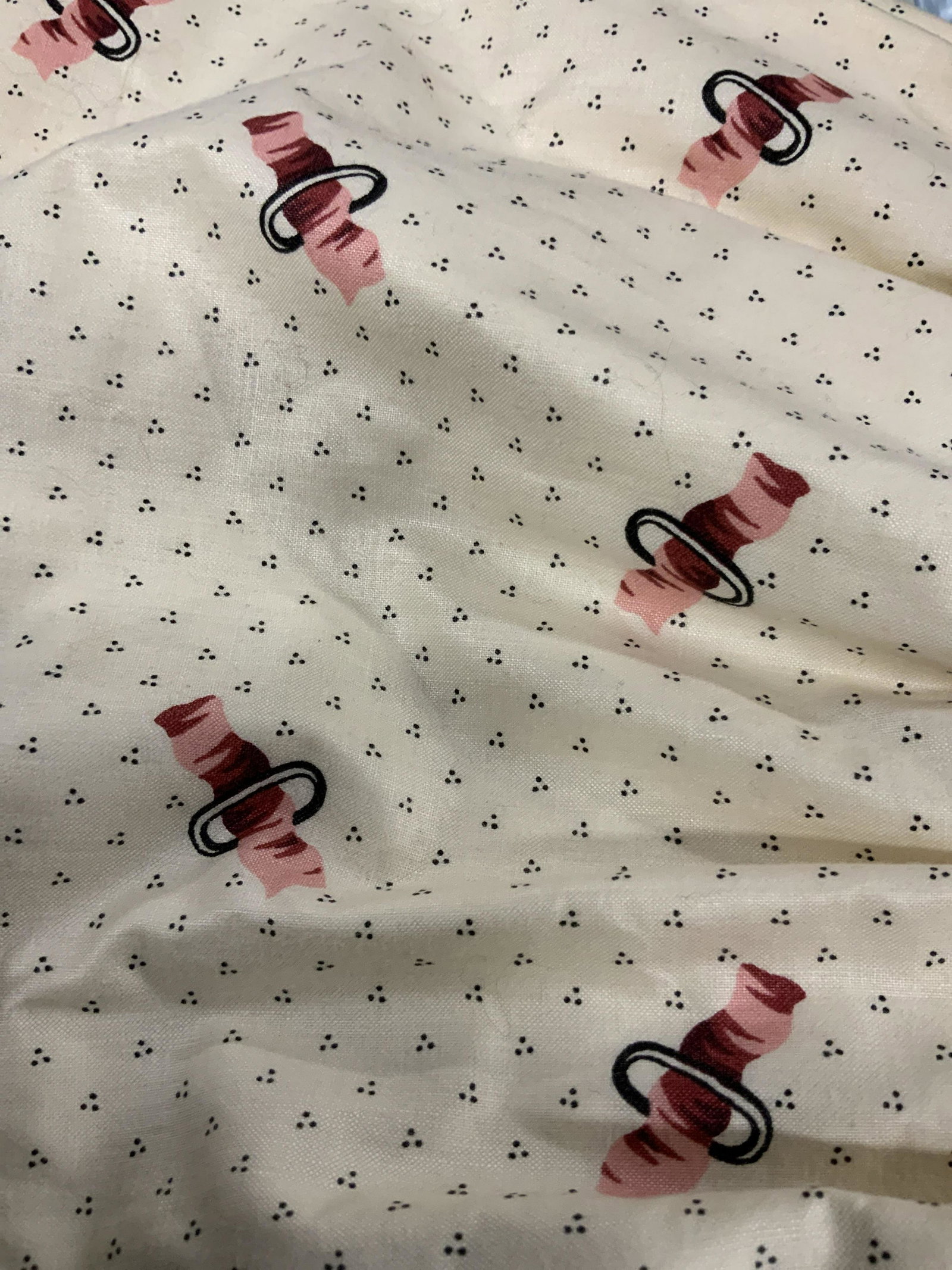 LOT5 Luxury ROSE TARLOW Historic Chintz Fabric: Brushed cotton fabric. 2 rolls New old stock. Large Packaged fabrics cleaned and pressed, includes bedskirt, sham. Custom sewn bedroom drapery and bed set accessories. Some custom sewn pom-pom trimmin