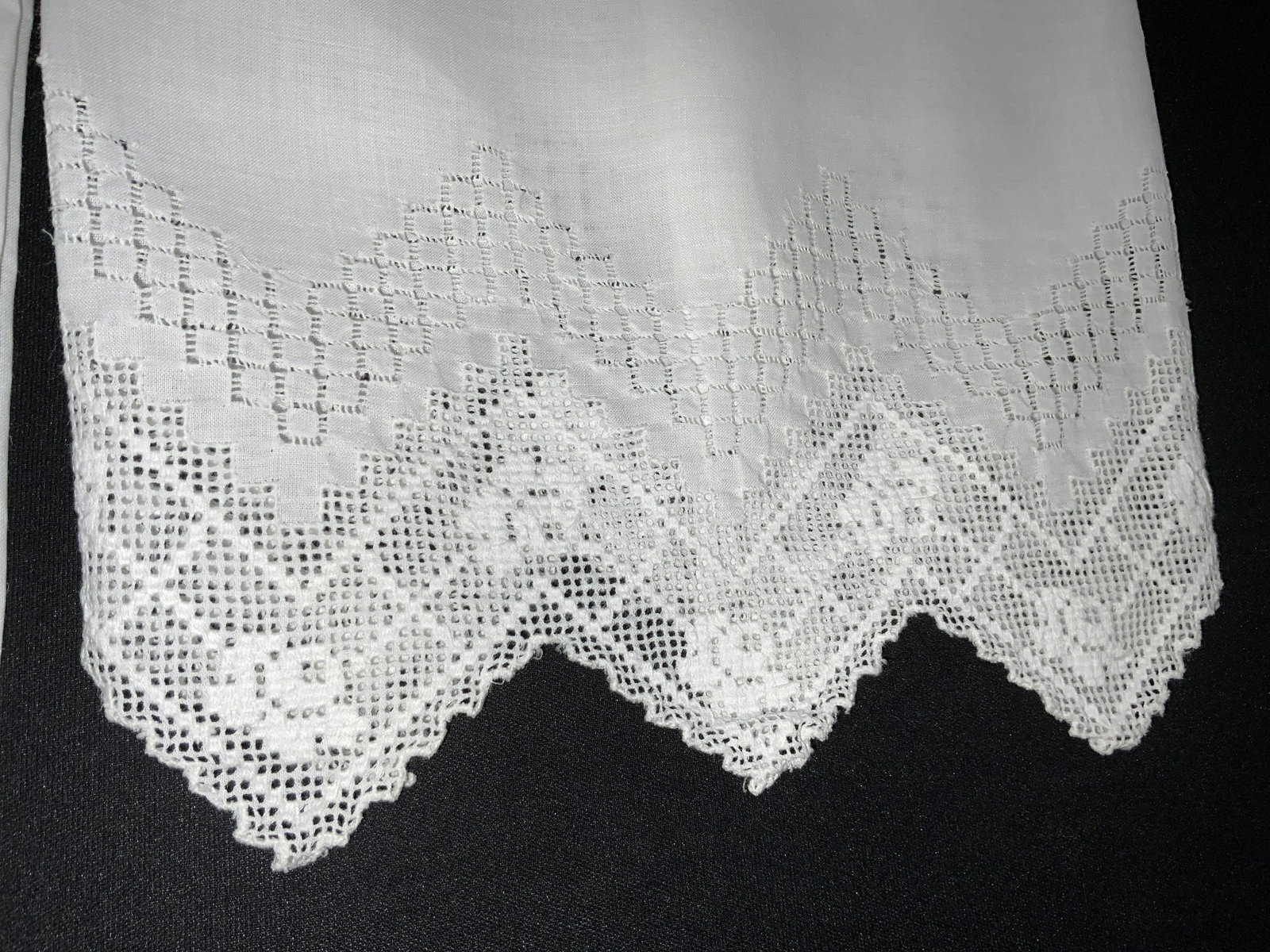 Pair Linen Handmade Powder Room Towels, Italy: These are a collectible pair of white crisp handmade powder room towels . Both a large. One side is straight sewn with other side has open work embroidery in a zig zag pattern with florals and lattice