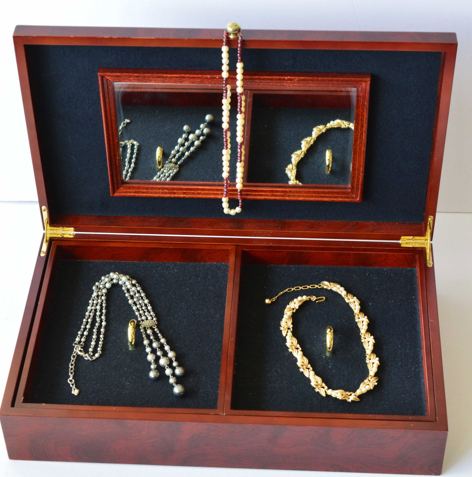 Lori Grenier Mahogany Wood Jewelry Box: Lori Grenier "For Your Ease Only" Collection Mahogany Wood Jewelry Box with contents. Lori Grenier For Your Ease Only Wood Jewelry Box From Her Collection. Beautiful Mahogany Stain With Brass Features