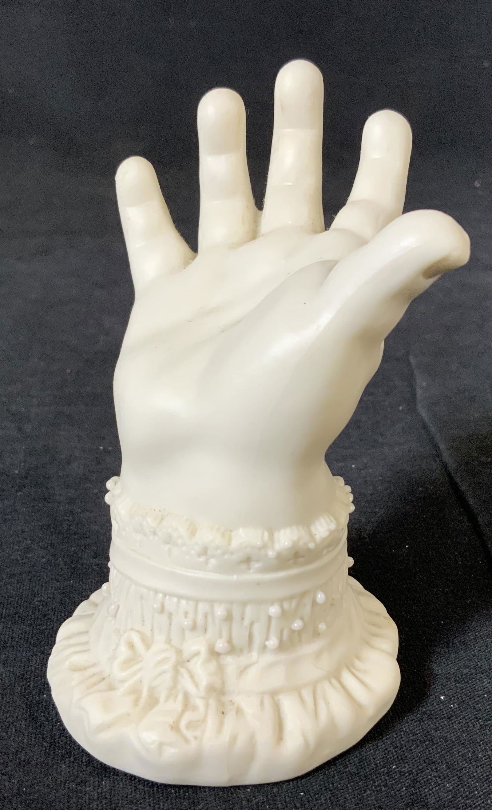 PARIAN BISQUE hand figural Porcelain Ring Holder: PARIAN BISQUE Porcelain Ring Holder, Inscription to base partially illegible, reads ‘RD’, hand shaped, measures 4 inches tall x 2 3/8 inches in diameter, some damage to pearl detail but overall in