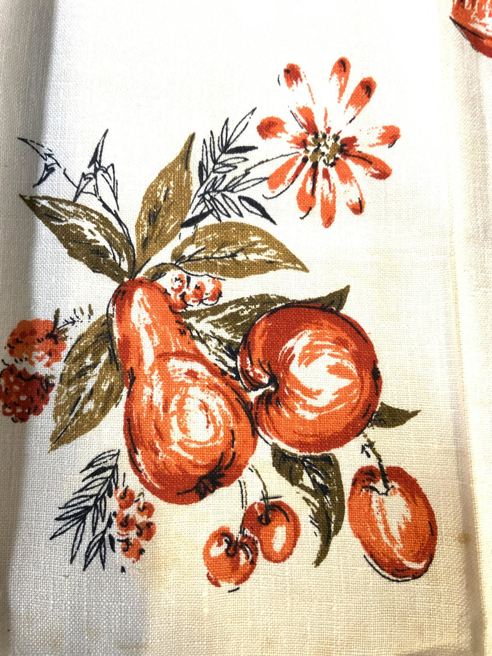 Vintage Collectible Linen Tea Towel with Fruit: Beige linen towel with bright colorful pears and peaches in orange and leafs in a moss patina. Possibly c. 1960, 1970s. 28 x 14.5 in. Discoloration consistent with use and age. Kitchen Accessory, Vint