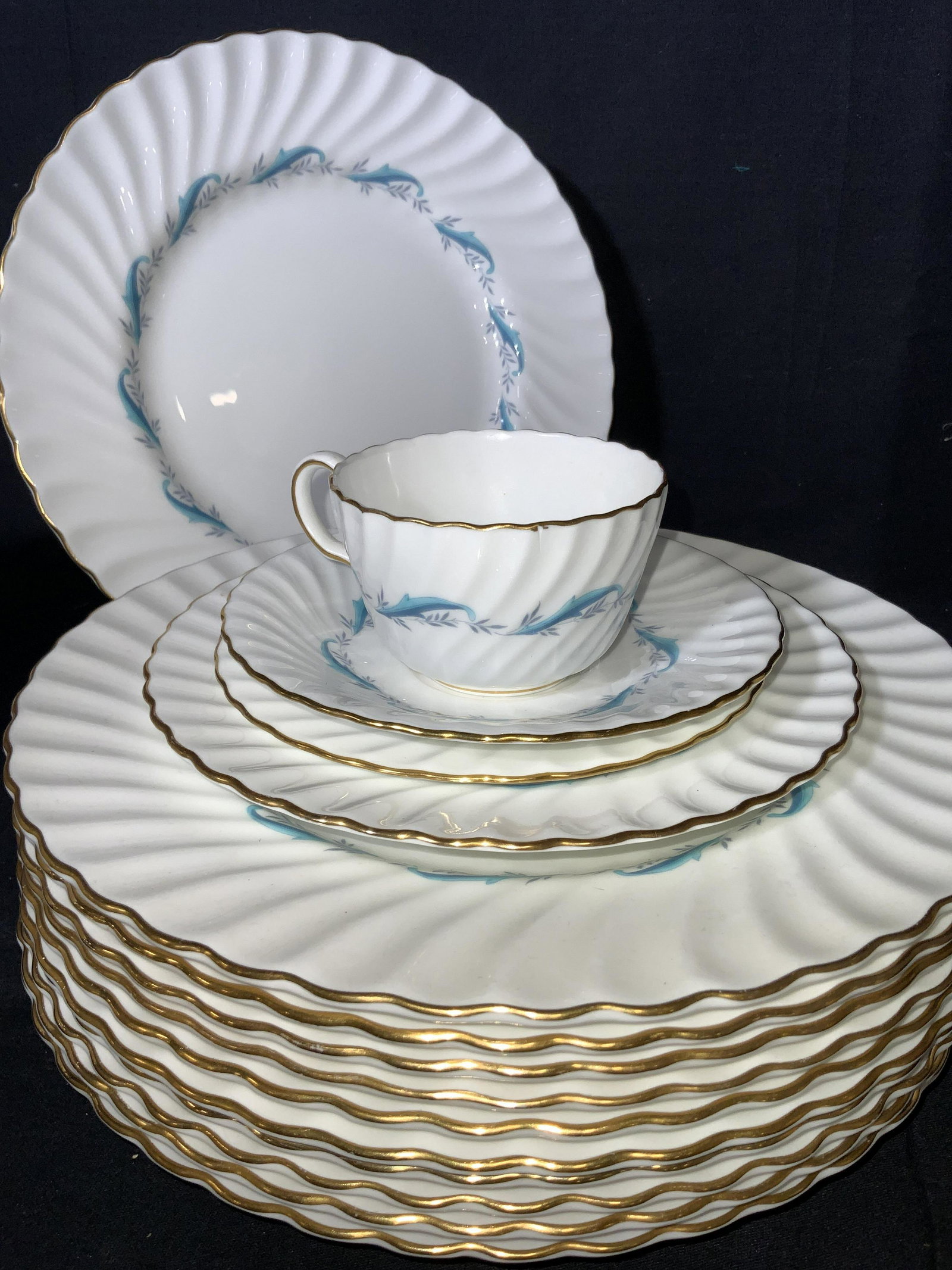 Set 83 MINTON Porcelain Bone Chinaware, England: Minton Fine bone chinaware, pattern DOWNING S- 665, produced from 1955-1975. All pieces trademarked. Underside reads Minton Downing s-665, Fine bone China made in England. Some have impressed mark Min