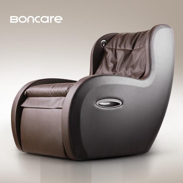 BONCARE Q2 Massage Chair: New in box, BONCARE Q2 massage chair. Black and coffee toned. New in original manufacturers shipment box, never opened. Black and coffee toned, leather style upholstery. Measures approx 46 inches H, 3