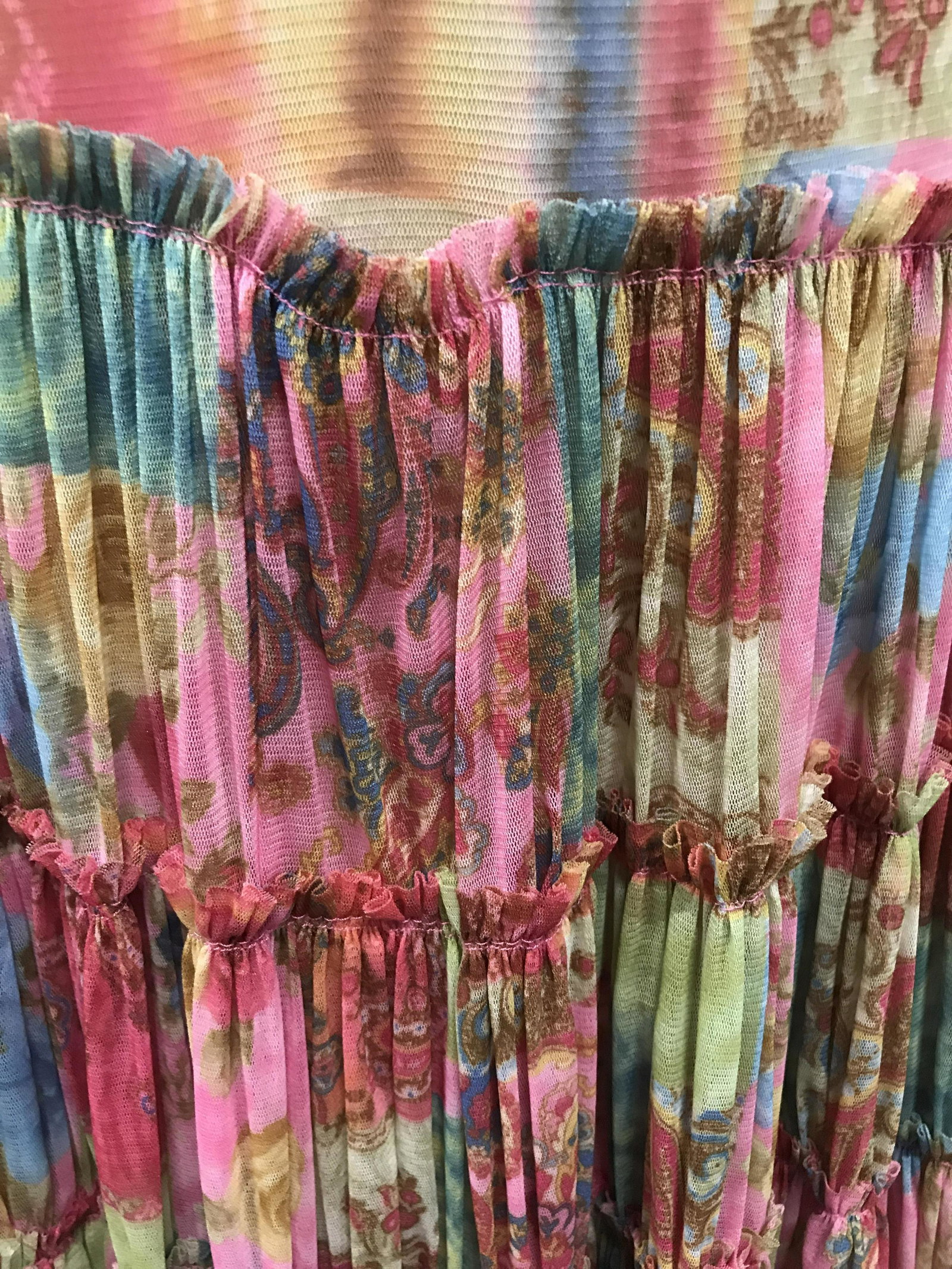 Vintage Boutique Plissé Skirt, SASSIA PARIS: Boho ruffled skirt, stretch waist, luxury designer SASSIA, many unique finds in Boutiques from Paris to NY. Poly mesh fabric, Floral pattern, vintage boho, lined skirt. 25 in long. SASSIA Paris size 1