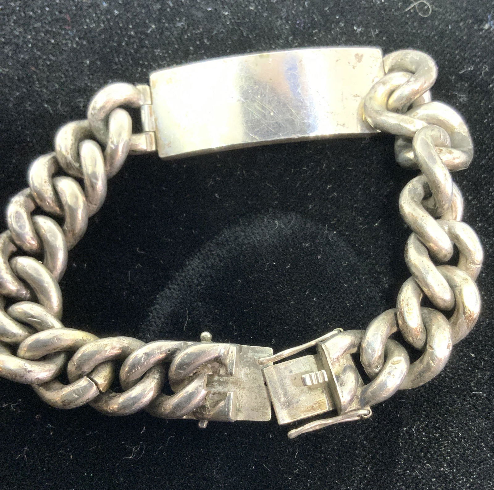 Signed FEDOR Vintage Chain Bracelet, Jewelry: Heavy link chain bracelet with center blank name plate. Secure clasp.8 in long. Unisex. Possibly stainless steel, wear to metal. bracelet, Fashion jewelry, vintage jewelry, estate jewelry, accessories