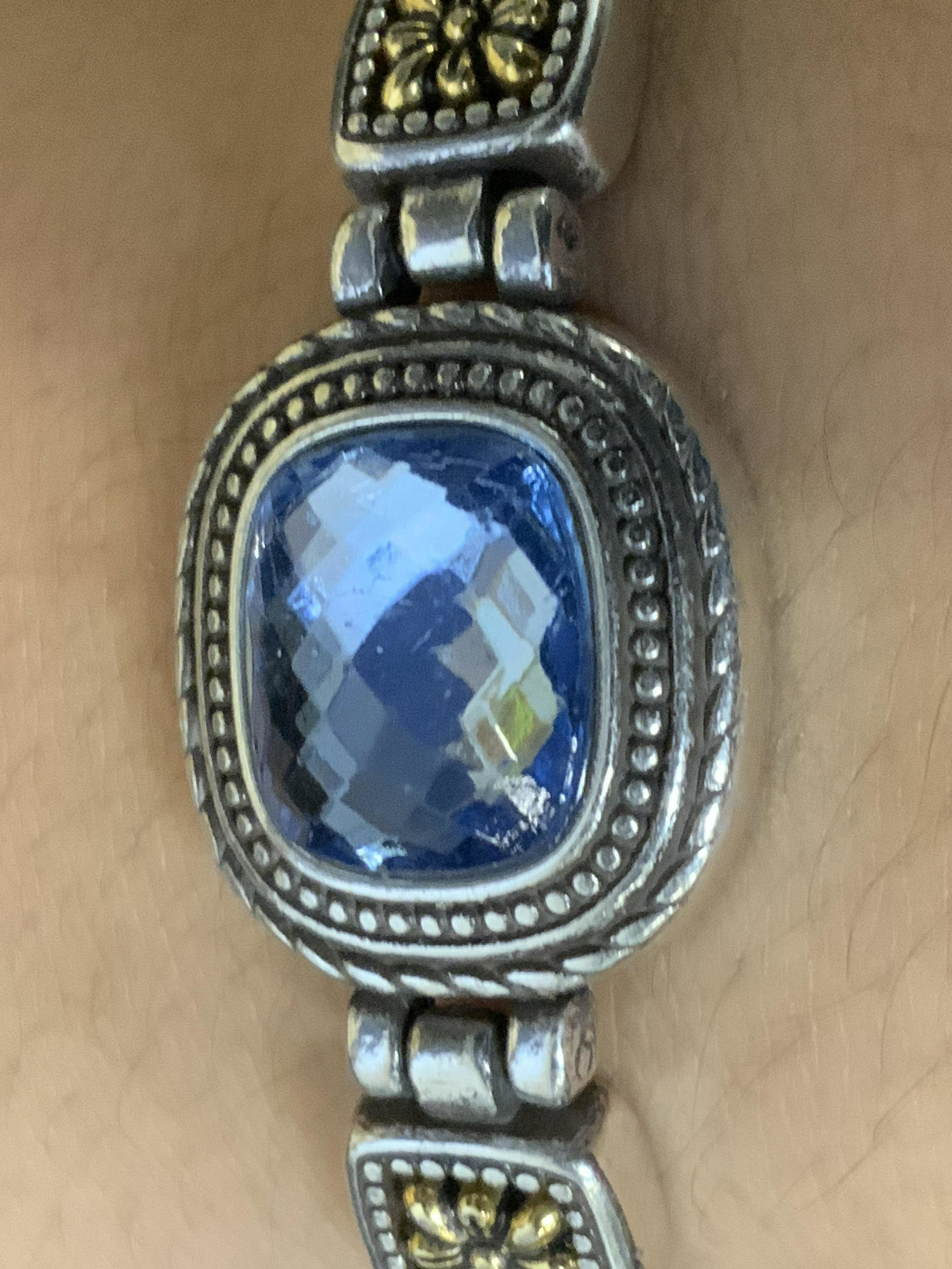 DAVID YURMAN Style Box Chain & Gem Bracelet,: Jewelry. In the style of DAVID YURMAN, this bracelet has a checkered blue stone ( 15 x 12 mm) with halo rope and dot detail. Two tone metal with flower design flank stone followed by prominent box cha