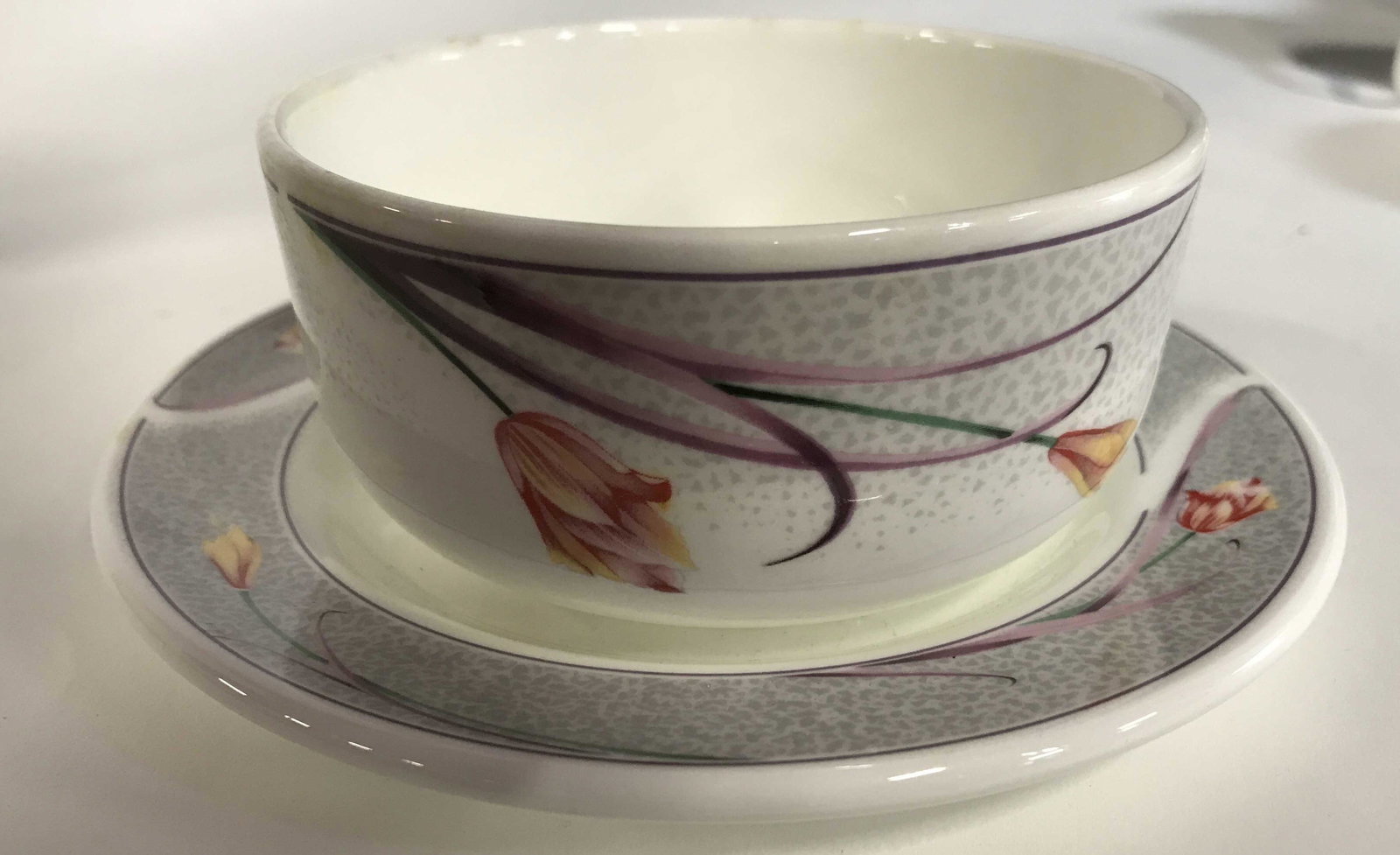 Partial set Royal Doulton Bone China, England: App 30 pieces, cups bowls saucers, dinnerware, tableware,