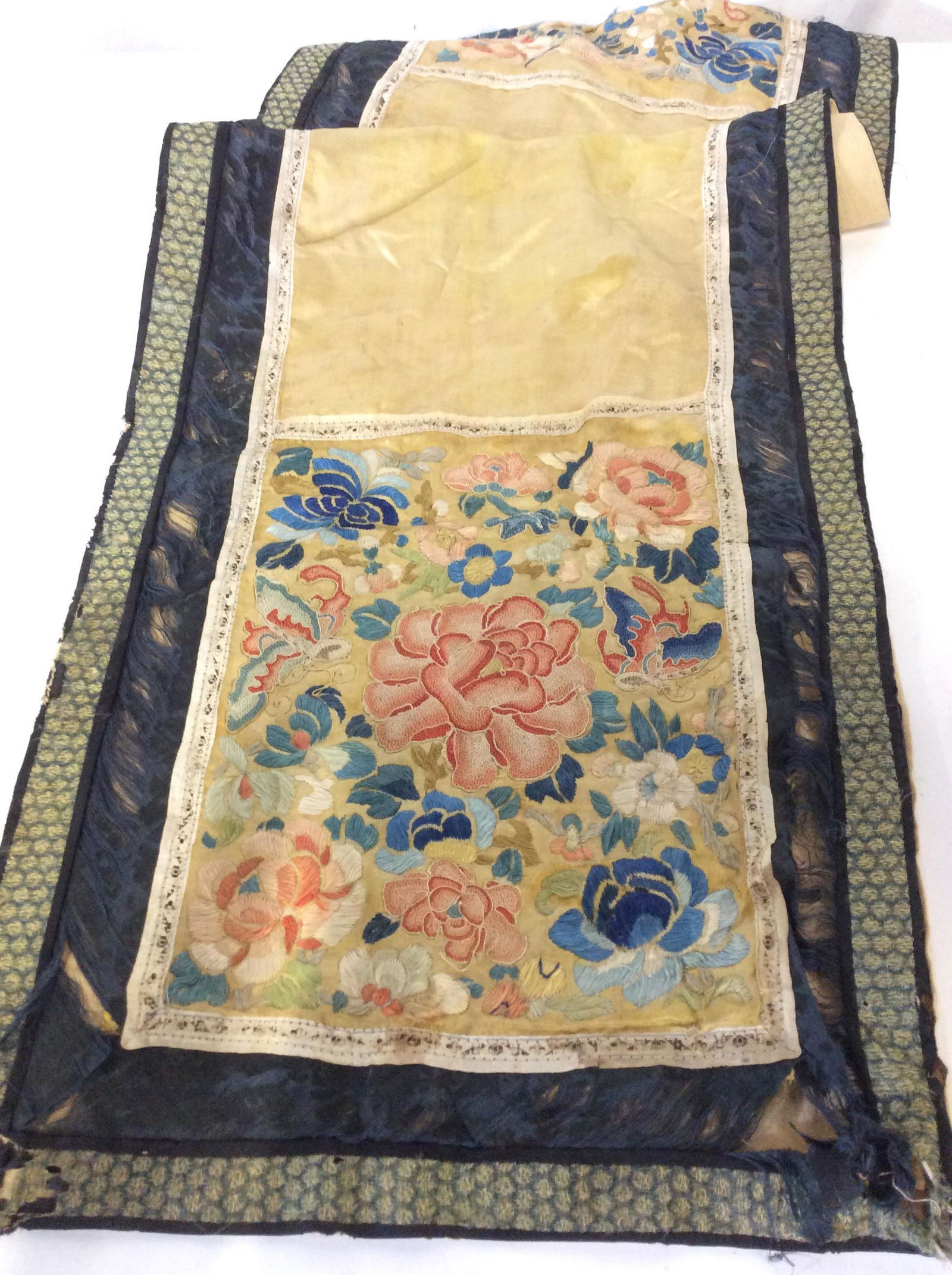 Vintage Chinese Silk Embroidery Textile, China: Chinese Textile Originally a table Runner, 13.75 x 46 in. Possibly Antique. Up cycle Fabric & Embroidery. Silk fibers have broken down due to age and exposure. Backside tan colored linen. Vintage anti