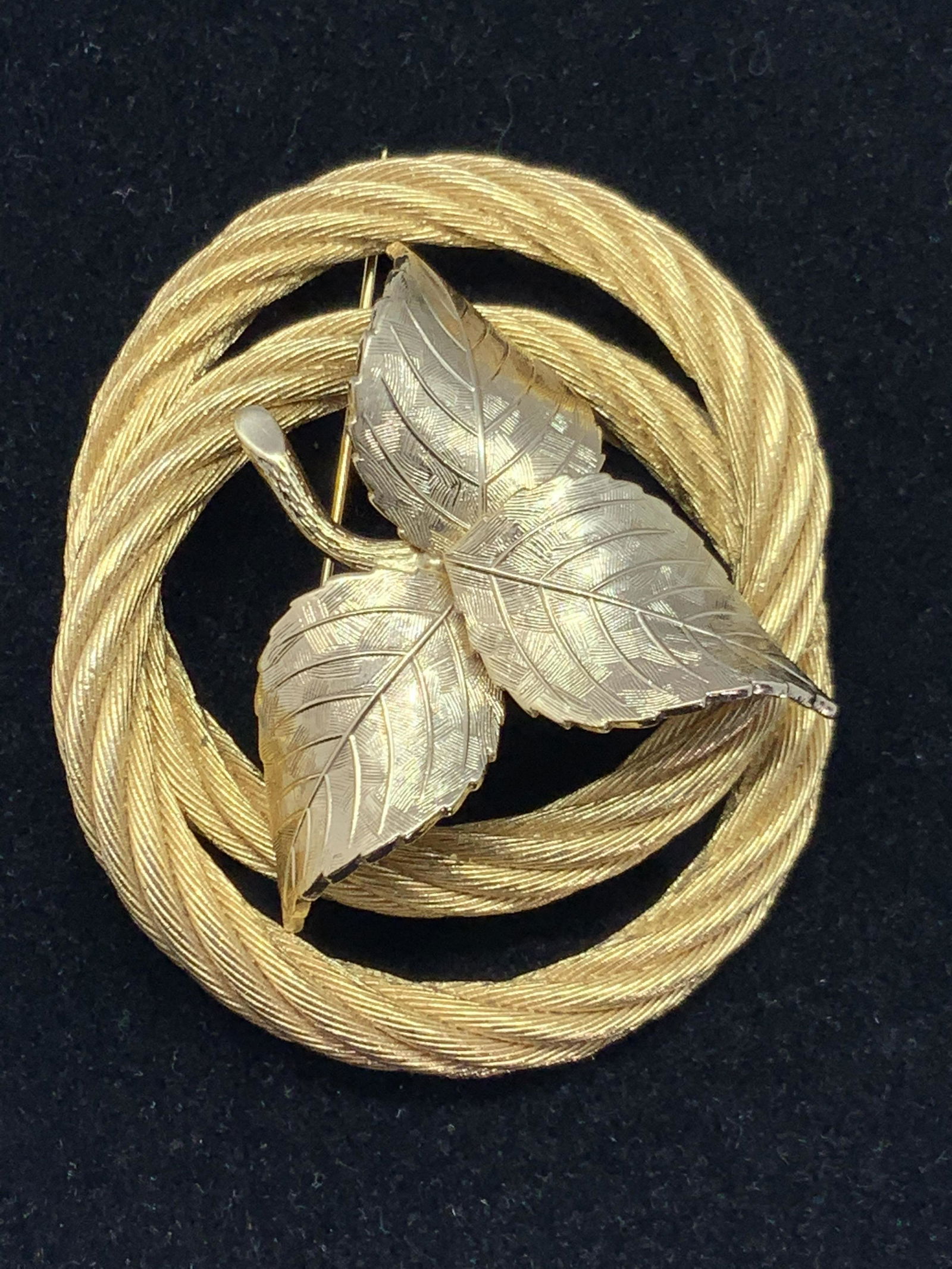 Lot 2 CHRISTIAN DIOR Vin. Signed Brooches, Jewelry (1 of 14)