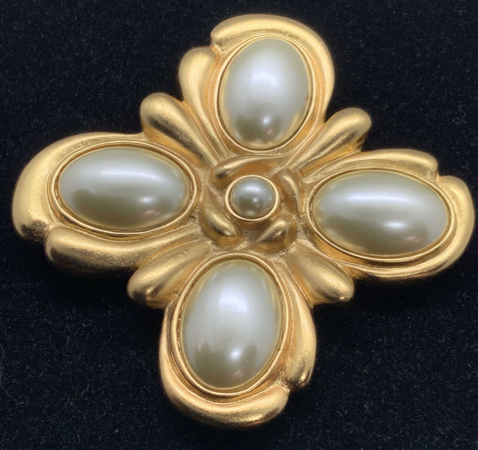 Signed Pearlescent Designer Brooch, Jewelry (1 of 12)