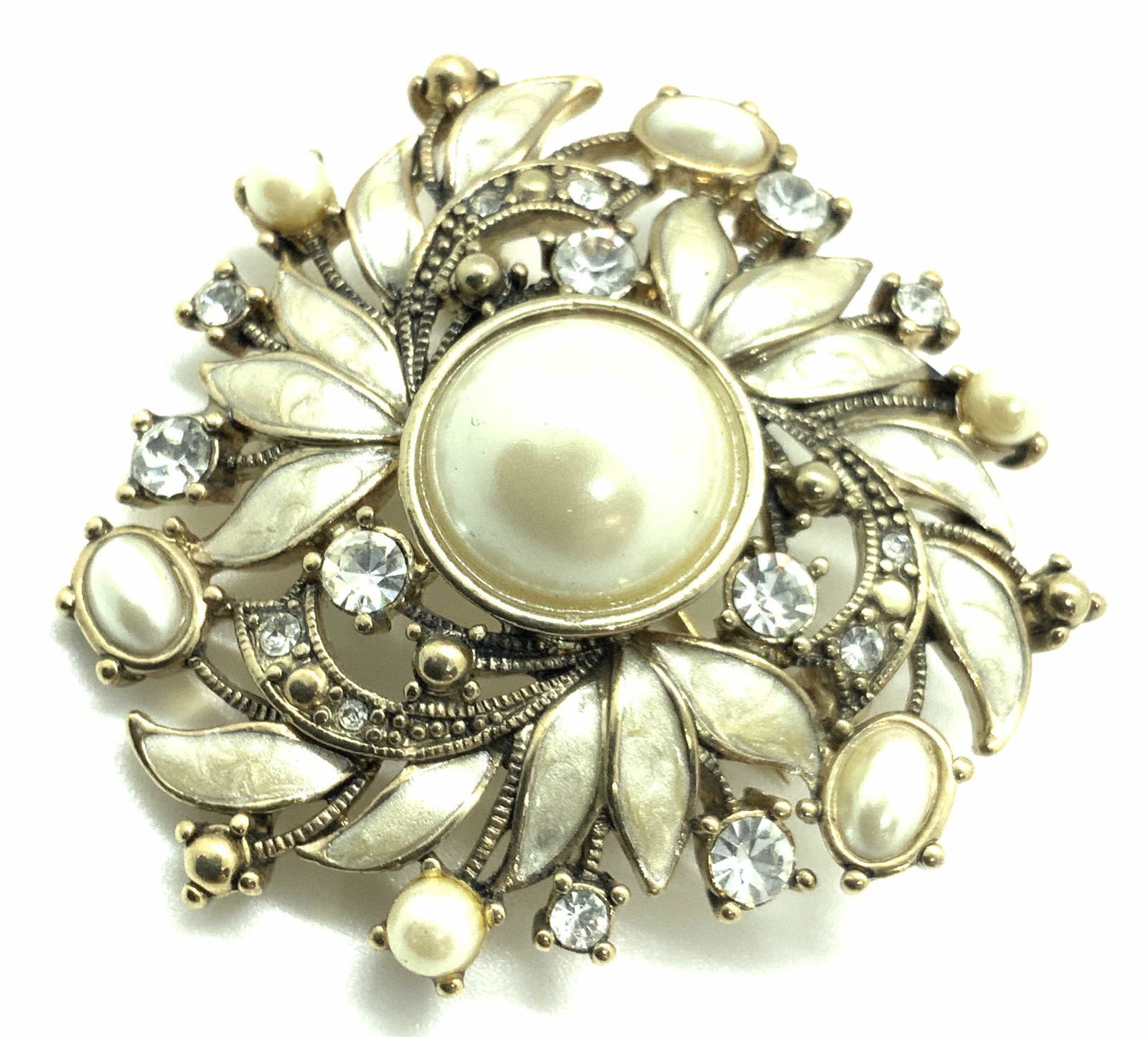 MONET Signed Vintage Pearlescent Rhinestone Brooch (1 of 10)