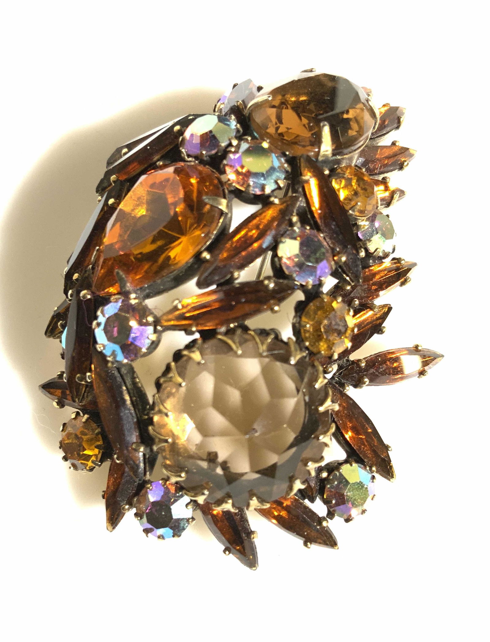 REGENCY JEWELS Signed Vintage Rhinestone Brooch (1 of 8)