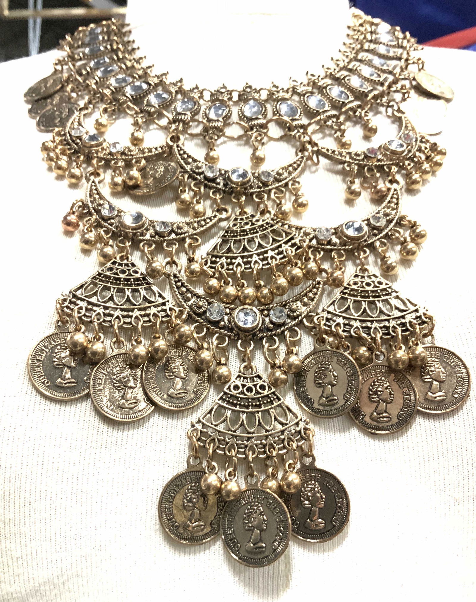 QUEEN E II COIN EGYPTIAN Revival Style Bib Neck. (1 of 12)