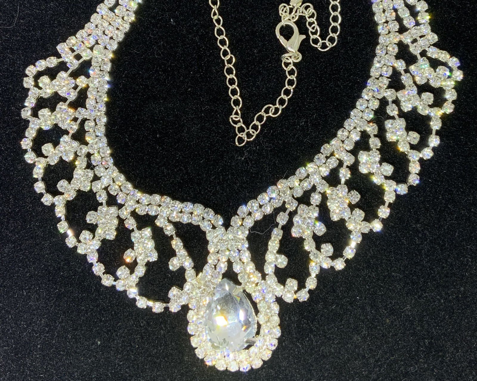 Vintage Clear Crystal Bib Style Statement Necklace (1 of 13)