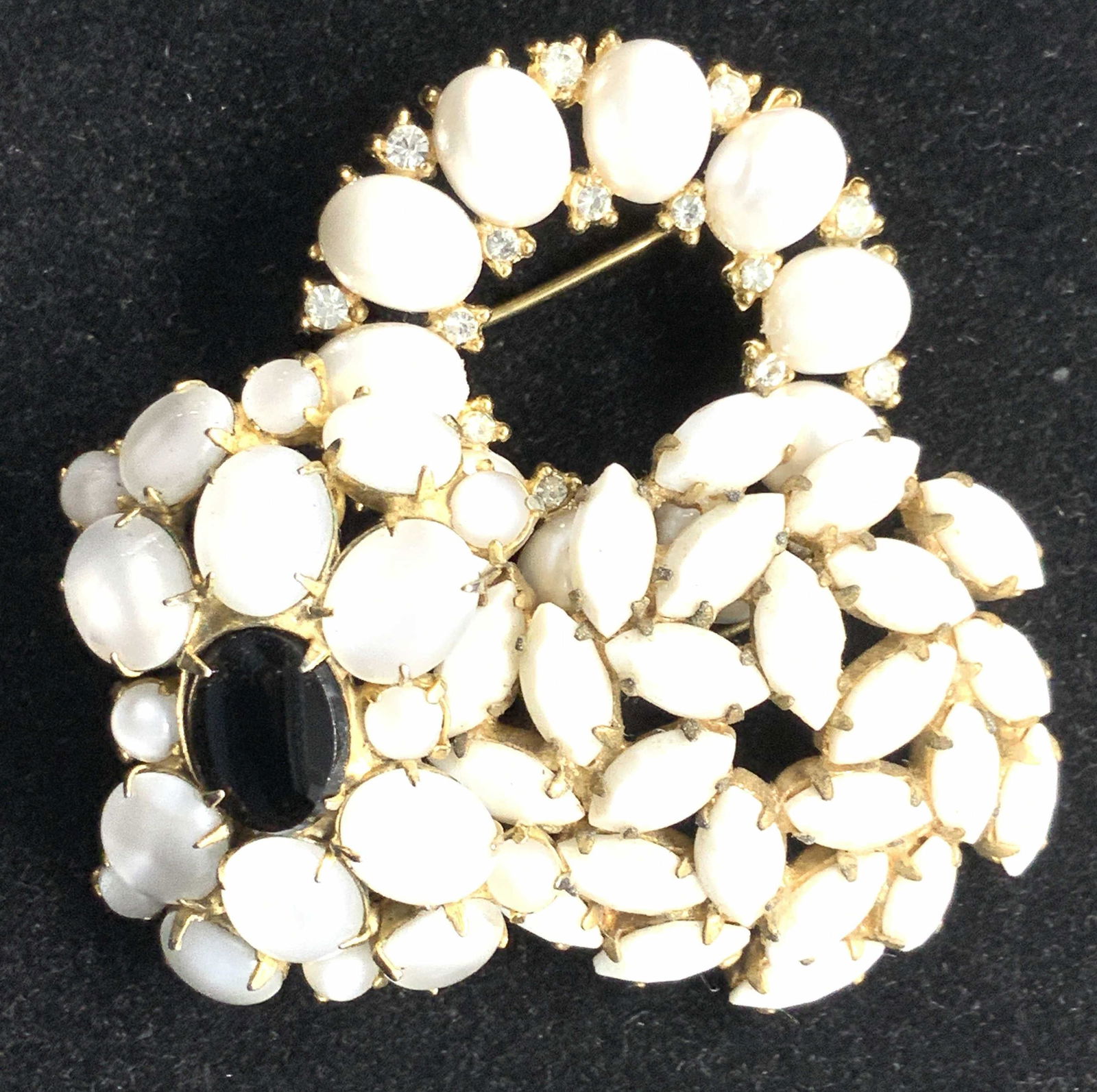 Lot 3 TRIFARI Costume Brooches, Jewelry (1 of 8)