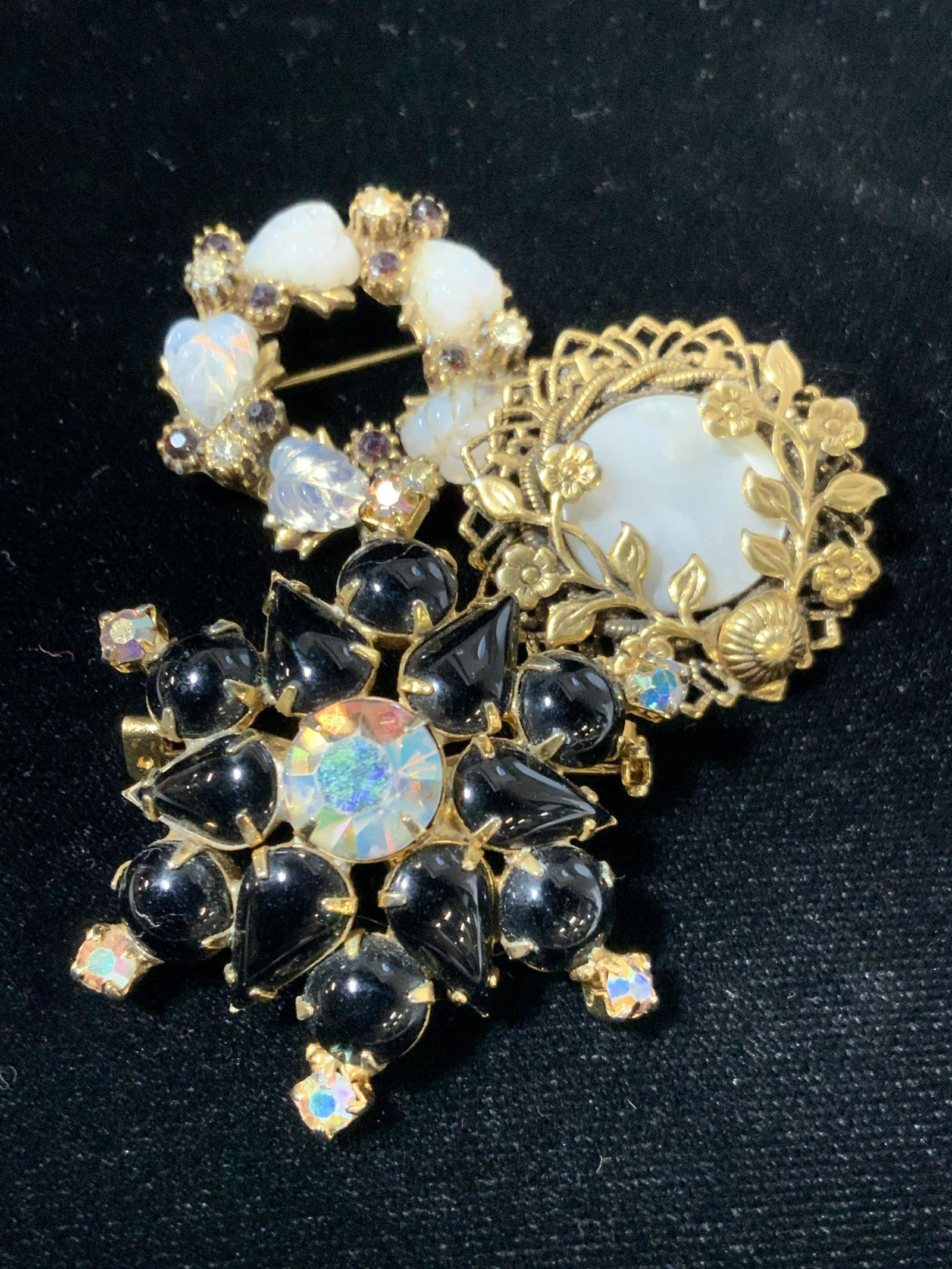 Lot 3 Wreath Nouveau Style Black/Gold Tn Brooches (1 of 6)