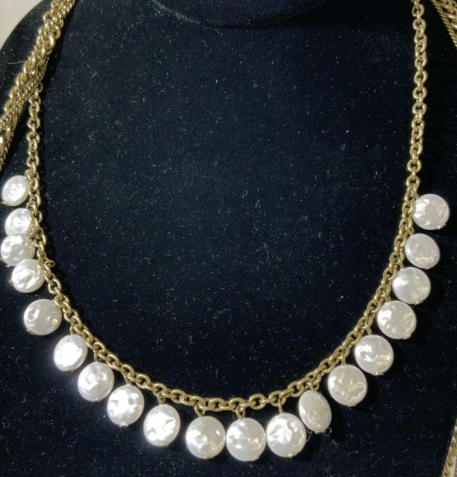 TRENDSETTER Mother of Pearl Multi Chain, Box (1 of 8)