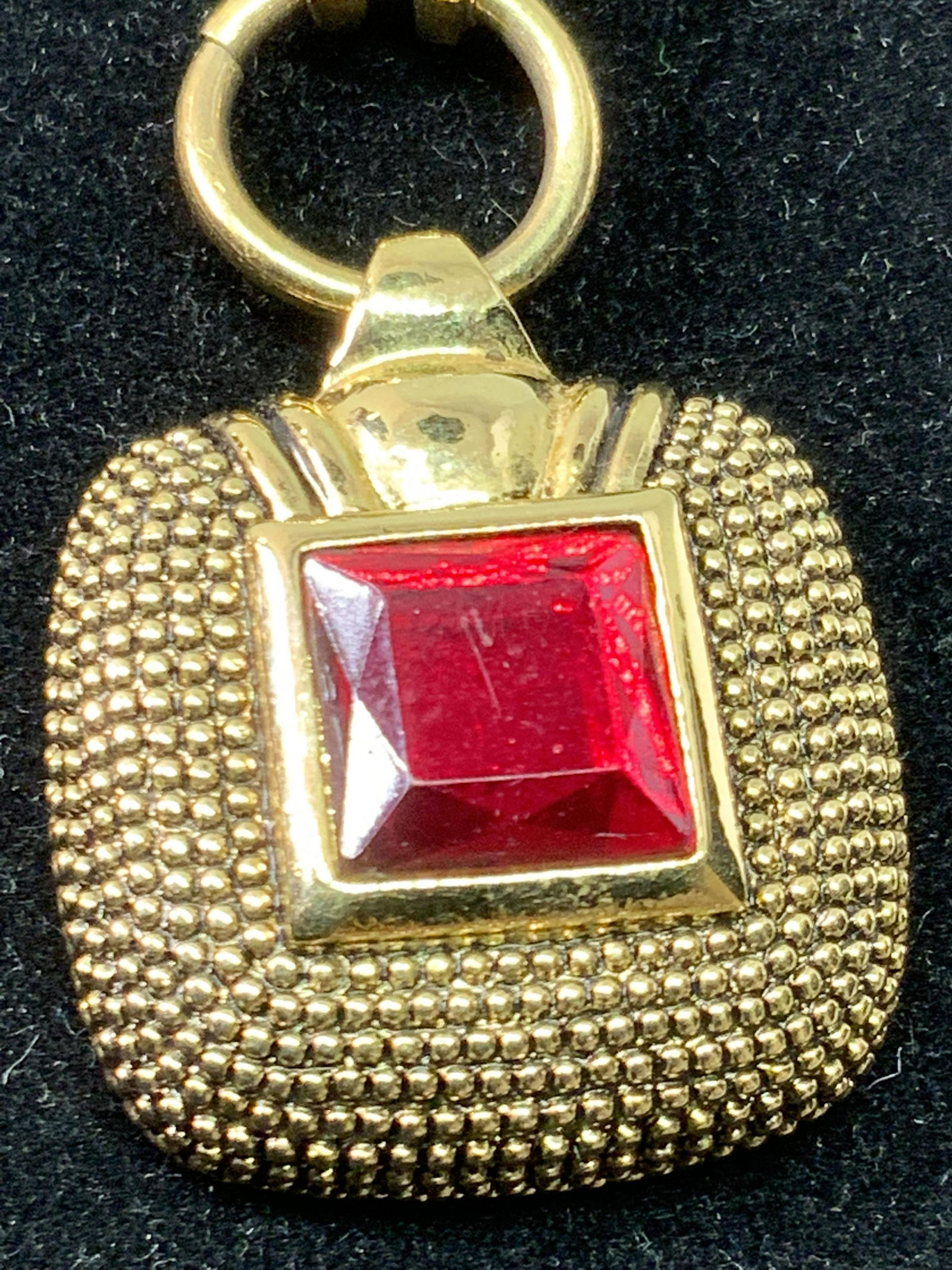 Gold Tone RUBY RED CRYSTAL Pendant Choker (1 of 10)