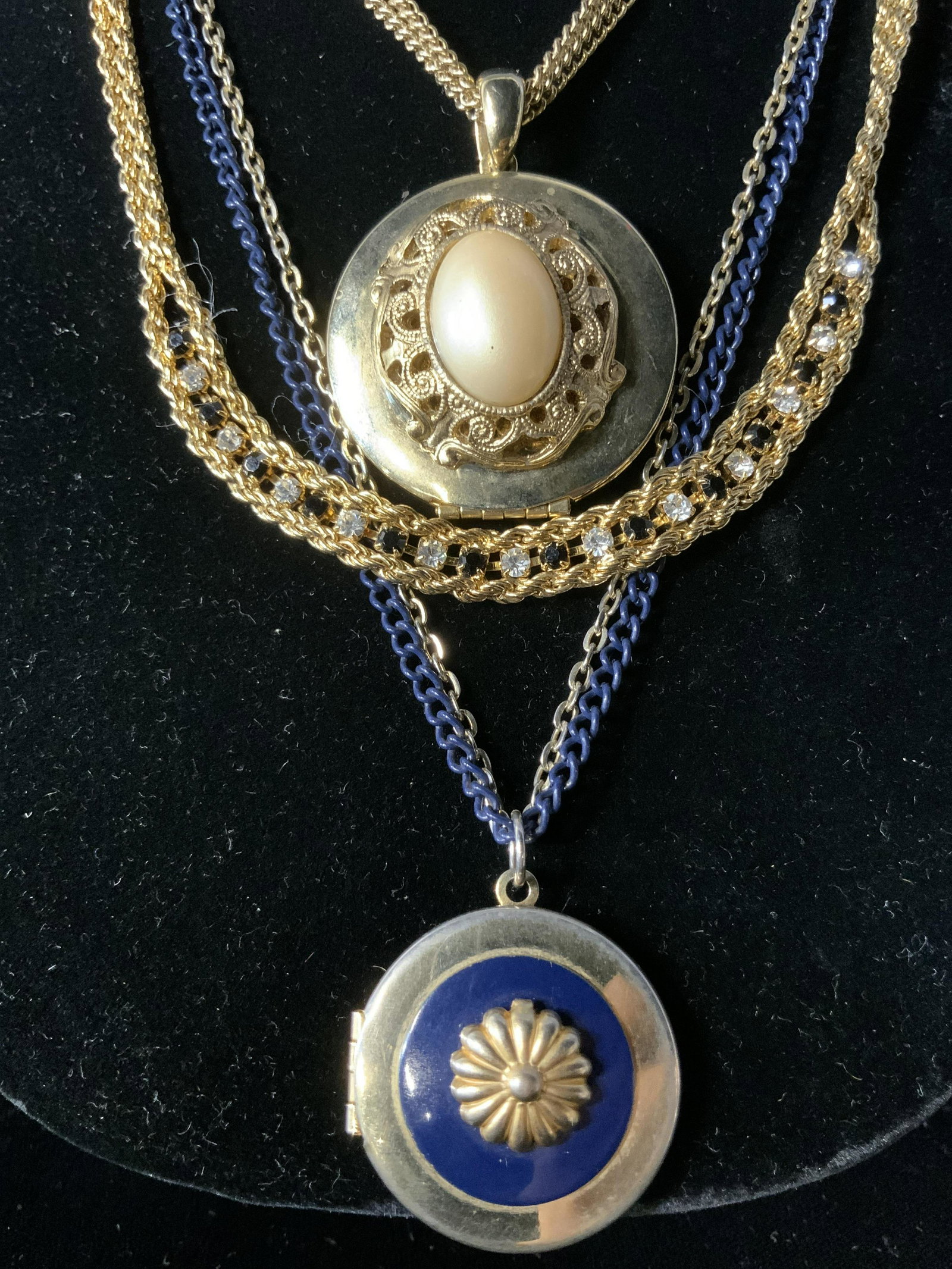 Group Lot 3 Locket and Rhinestone Necklaces: Group Lot 3 Locket and Rhinestoned Necklaces, no apparent inscriptions or marks, blue pendant necklace measures 18 1/8 inches long, locket measures 1 1/8 inches in diameter, faux pearl necklace measur