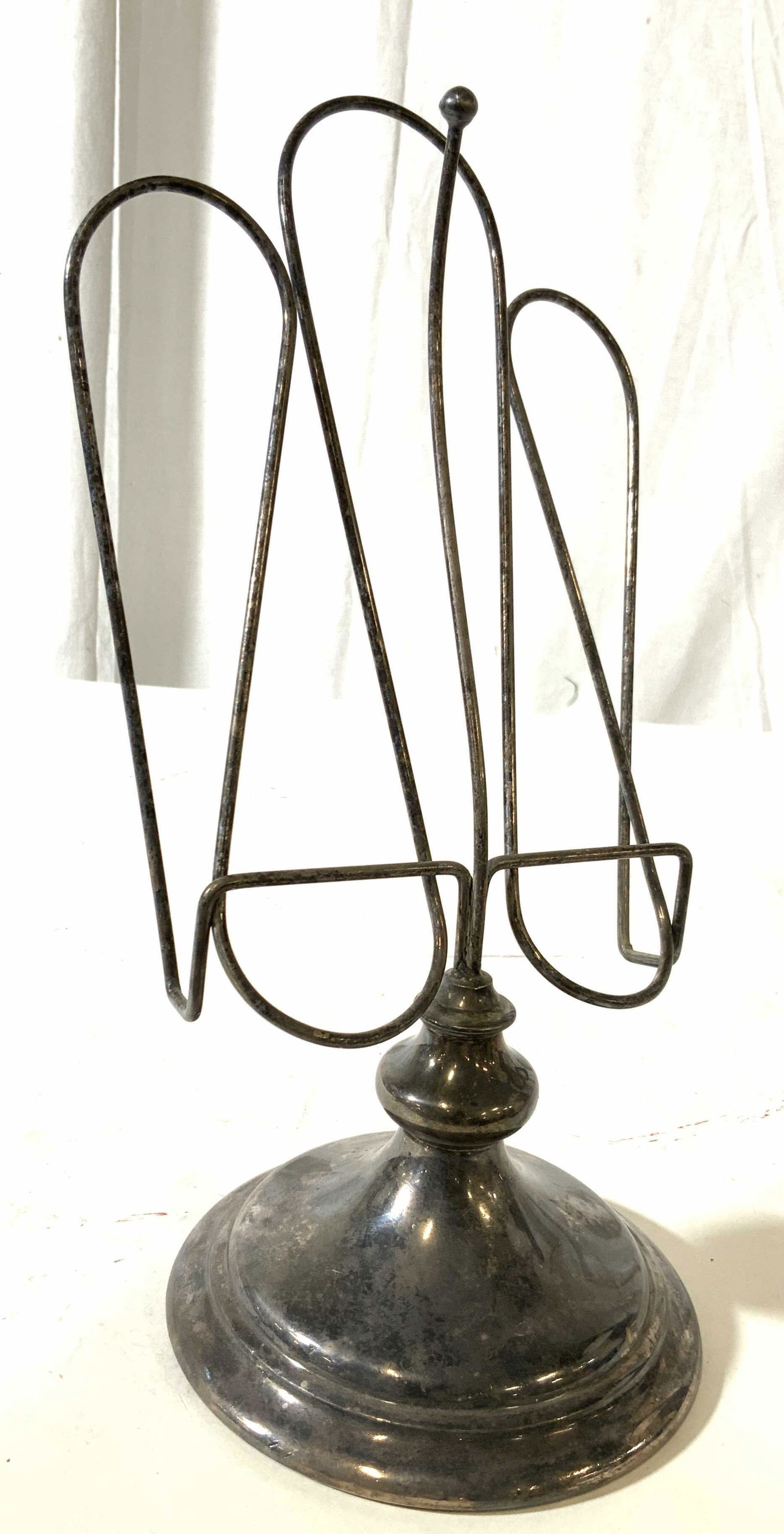 Vintage Wilcox & Co Silver Pl Music Stand, USA,: Vintage possibly antique, Unusual pedestaled stand with scroll work easel for holding music, papers, recipes, ephemera, menu, decorative object, table ware, antique stand, measures ht 12 inches width