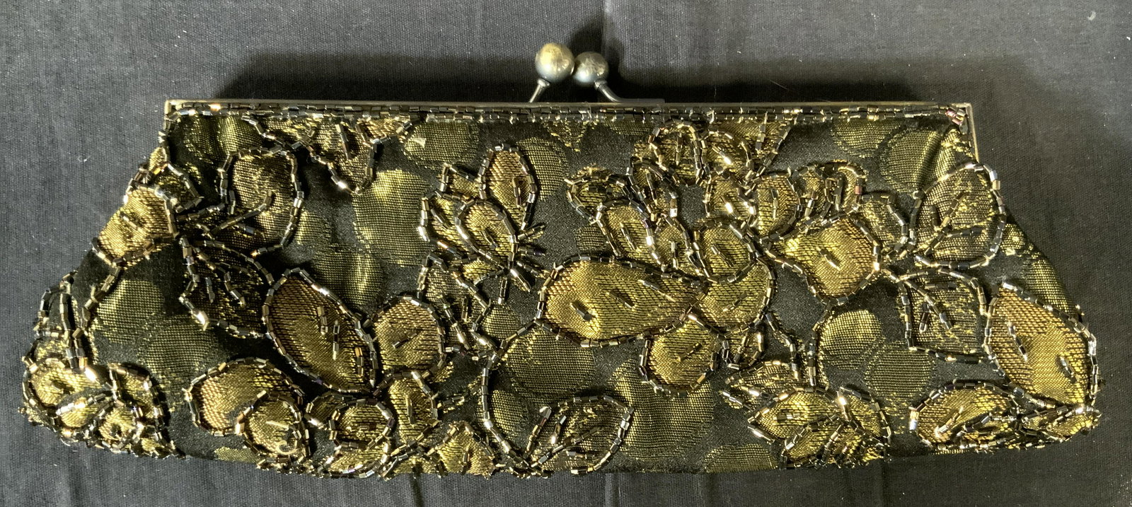 Beaded Floral Purse Clutch: Beaded Floral Purse, no apparent inscriptions or labels, measures 4 x 10 3/4 inches, drop measures 9 3/8 inches, in good condition, Beadwork, purse, handbag, shoulder bag, evening bag, clutch, minaudi