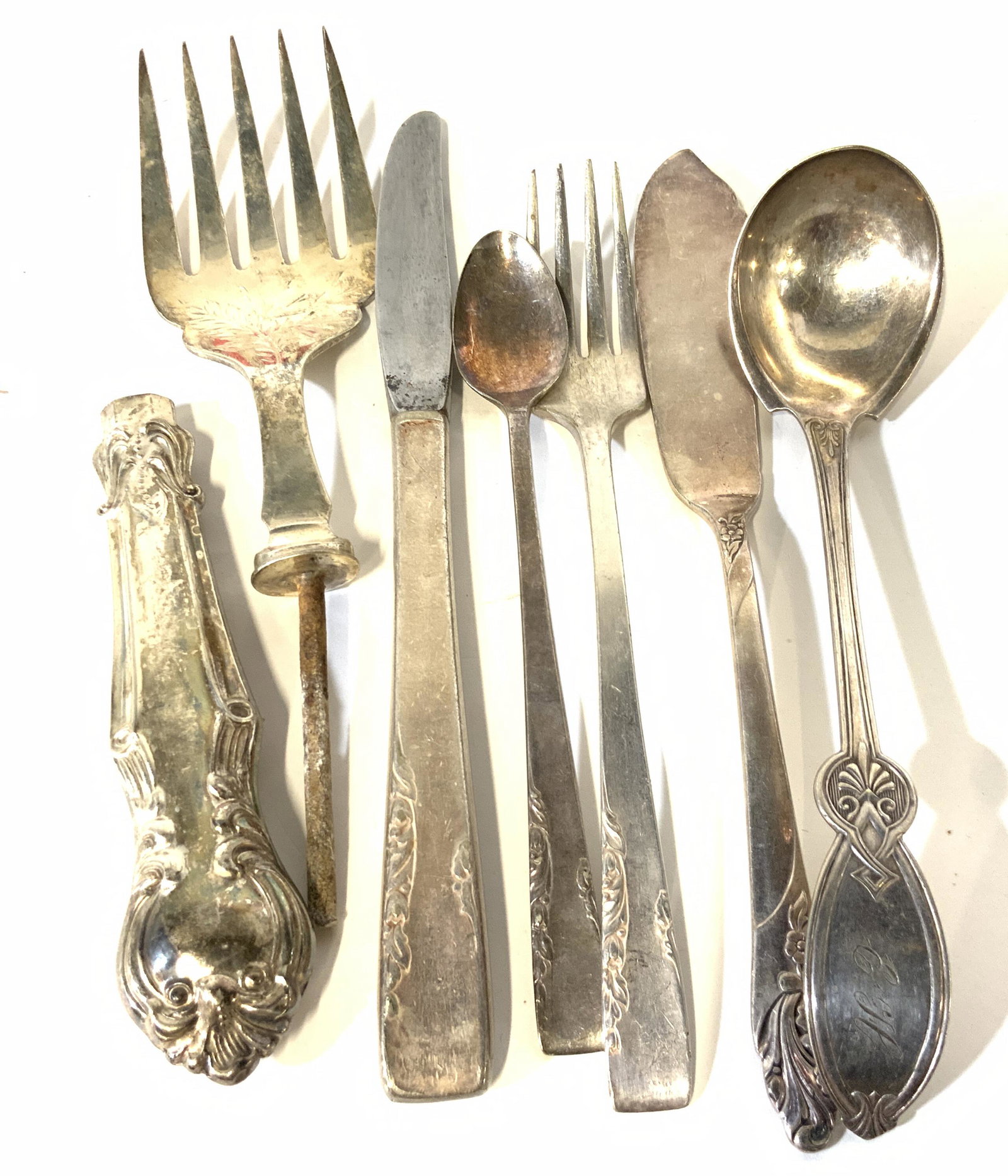 Lot 6 ANTIQUE SILVER, 12 Vintage PLATED Flatware: 18 total pieces vintage or antique flatware, combination of Sterling Silver and Silver plated. Silver pieces include .925 & .825 Sterling, totaling 7.11 ozt. A few pieces unmarked- spreader knife with