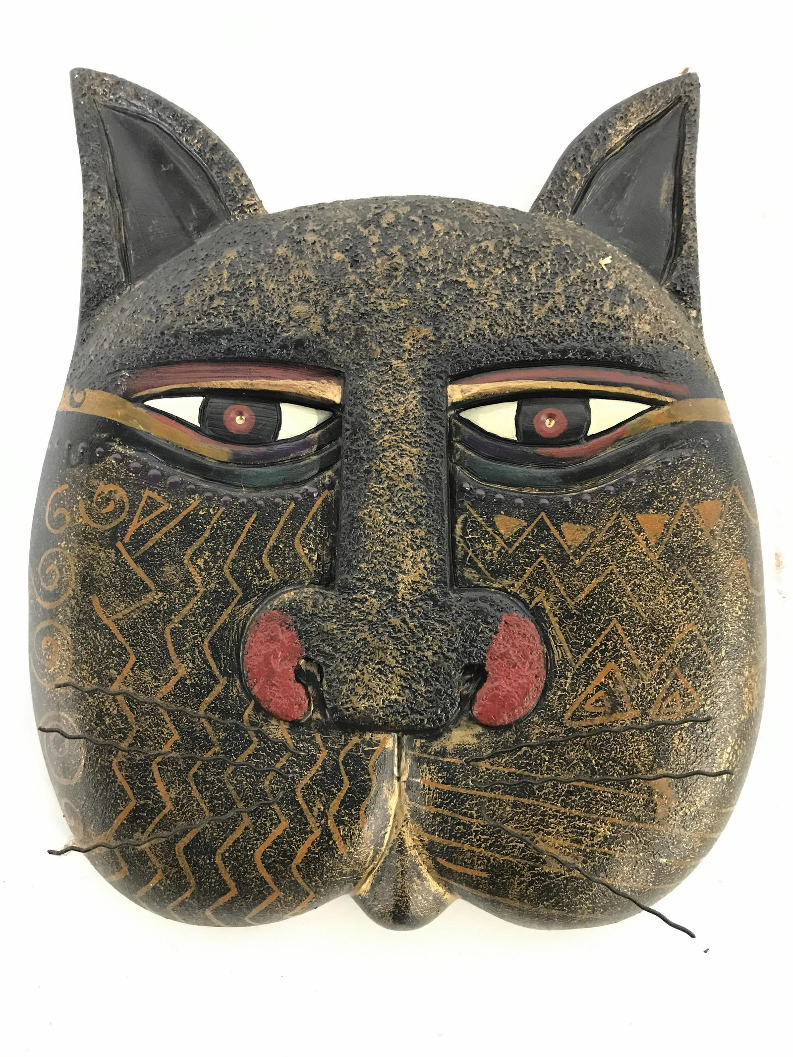 Vintage LAUREL BIRCH Cat Face Wall Decor: Piece is marked 1999 LAUREL BIRCH at lower right side of face. Piece appears to possibly have some hand painted elements. Piece appears to be composite. Measures approximately 11 inches tall 9 inches 