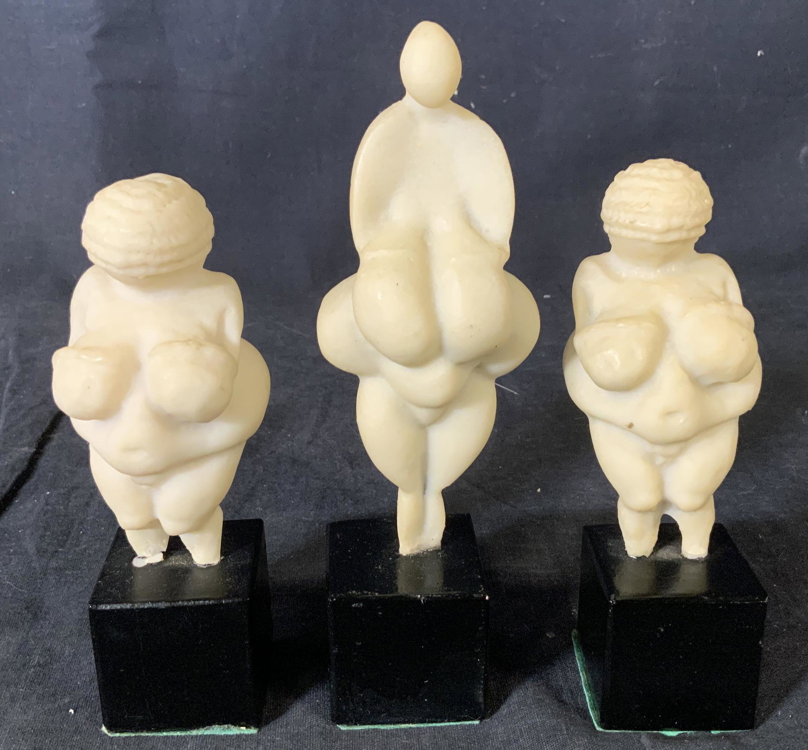 Lot 3 TOSCANO Venus Figurines: Lot 3 TOSCANO Composite Venus Figurines, label to base reads ‘Toscano Design’, shortest measures 5 5/8 inches tall x 2 inches wide, tallest figurine measures 7 1/8 inches tall x 2 1/8 inches at wi