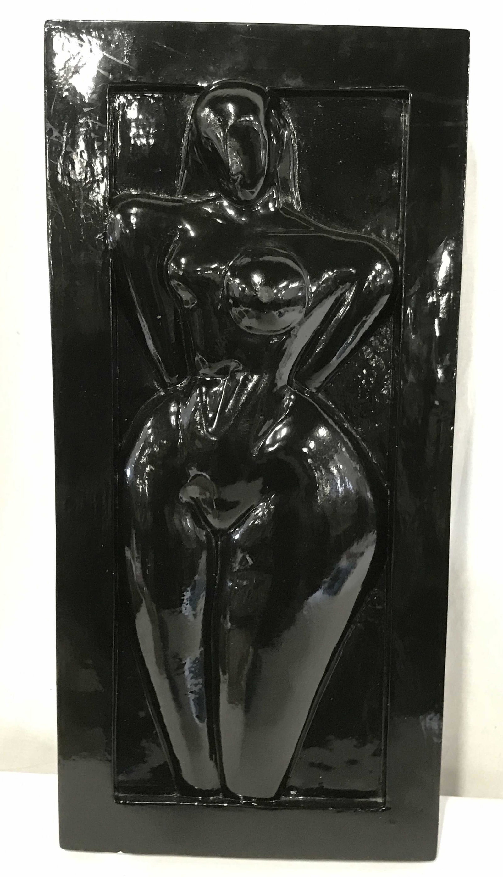Toscano Minimalist Female Nude Plaque: Toscano minimalist female nude plaque, subject a minimalist female nude, label to reverse reads ‘European Styled Sculpture Hand Crafted in China for design Toscano’, some chips and wear to surface