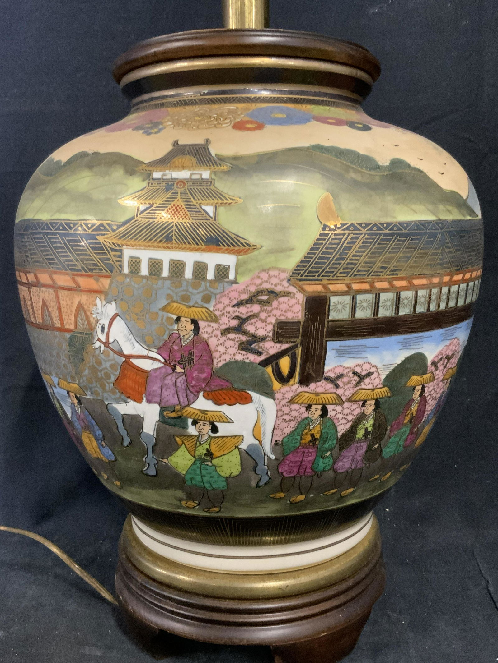 Asian Hand Painted Porcelain Vase Table Lamp: Asian Hand Painted Porcelain Vase Lamp, no apparent inscriptions or stamps, subject a large vase style lamp with dark stained wood accents to the base and top, scene painted to porcelain depicts men i